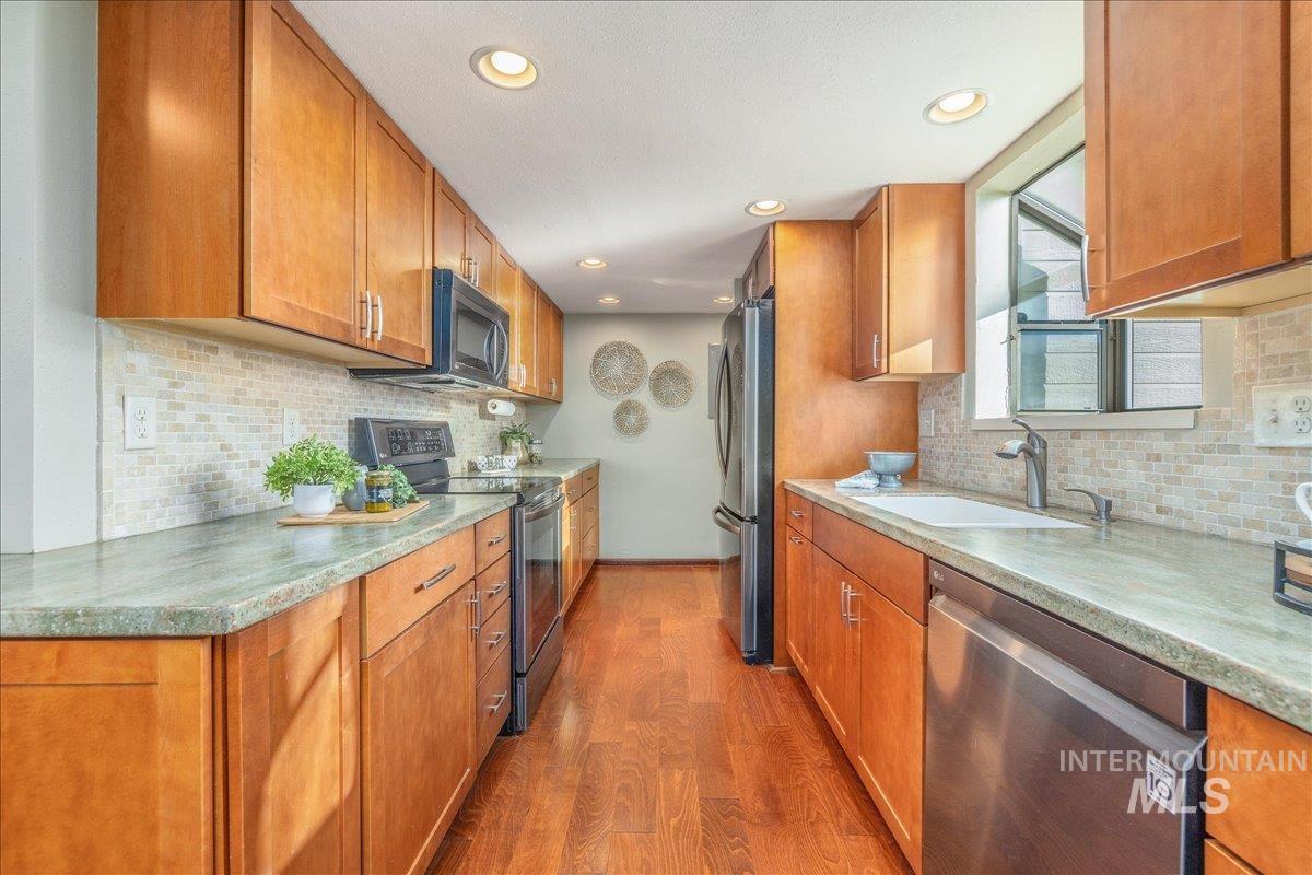 2228 E Roanoke Dr, Boise, Idaho 83712, 3 Bedrooms, 2.5 Bathrooms, Residential Income For Sale, Price $979,999,MLS 98971815