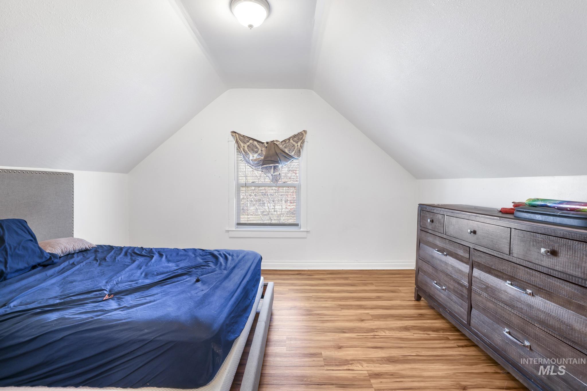 242 8th Ave E, Twin Falls, Idaho 83301, 4 Bedrooms, 2 Bathrooms, Residential For Sale, Price $365,000,MLS 98971819