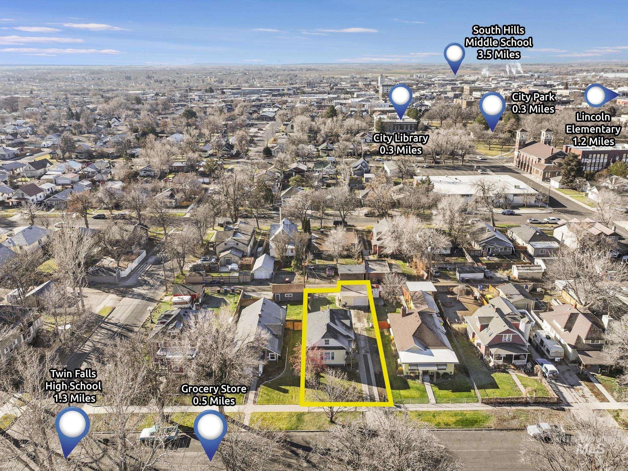 242 8th Ave E, Twin Falls, Idaho 83301, 4 Bedrooms, 2 Bathrooms, Residential For Sale, Price $365,000,MLS 98971819