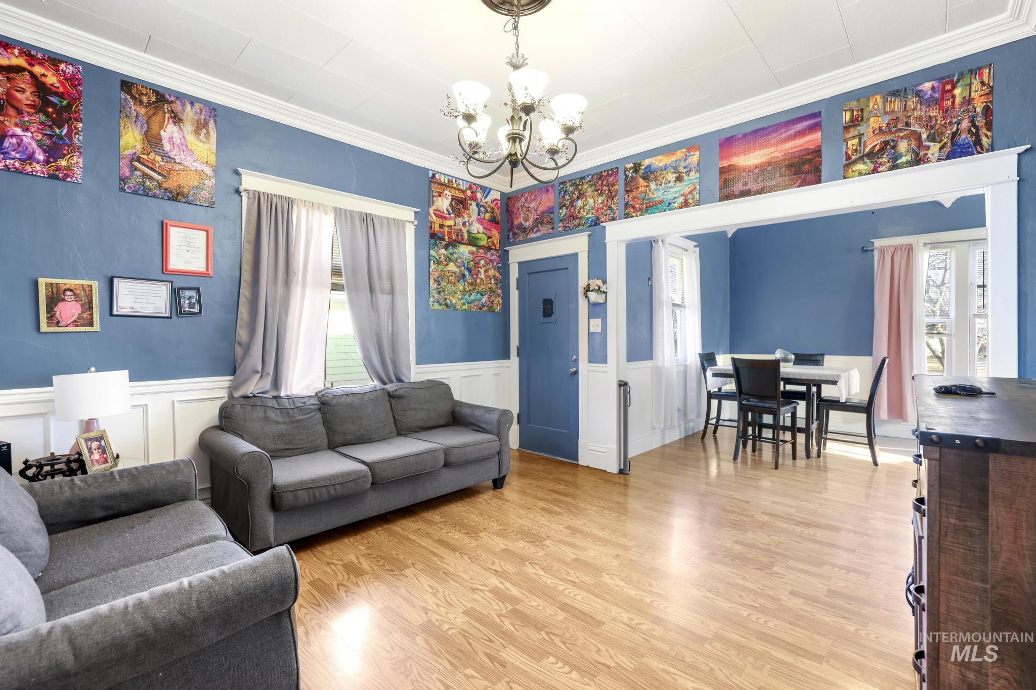 242 8th Ave E, Twin Falls, Idaho 83301, 4 Bedrooms, 2 Bathrooms, Residential For Sale, Price $365,000,MLS 98971819