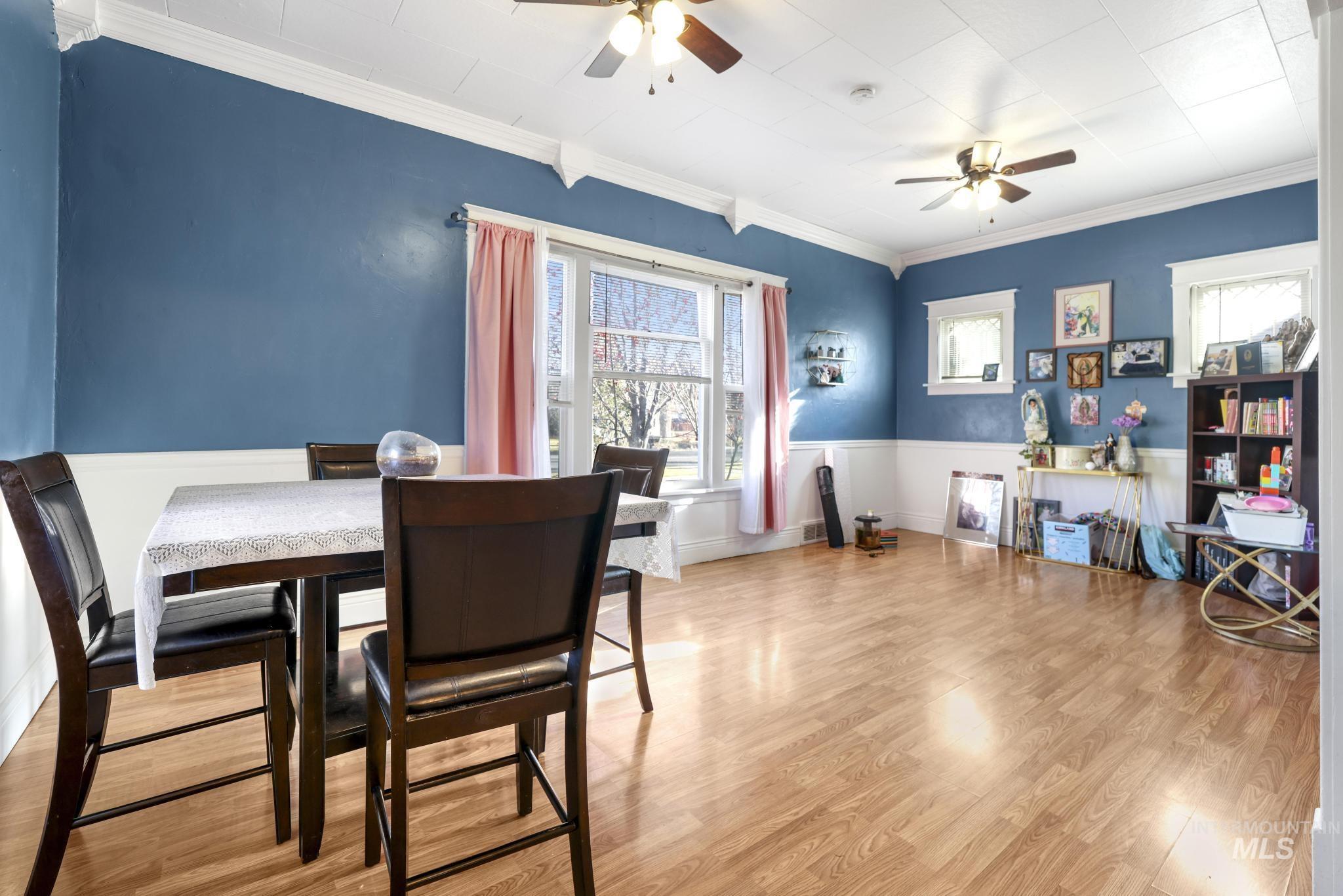 242 8th Ave E, Twin Falls, Idaho 83301, 4 Bedrooms, 2 Bathrooms, Residential For Sale, Price $365,000,MLS 98971819