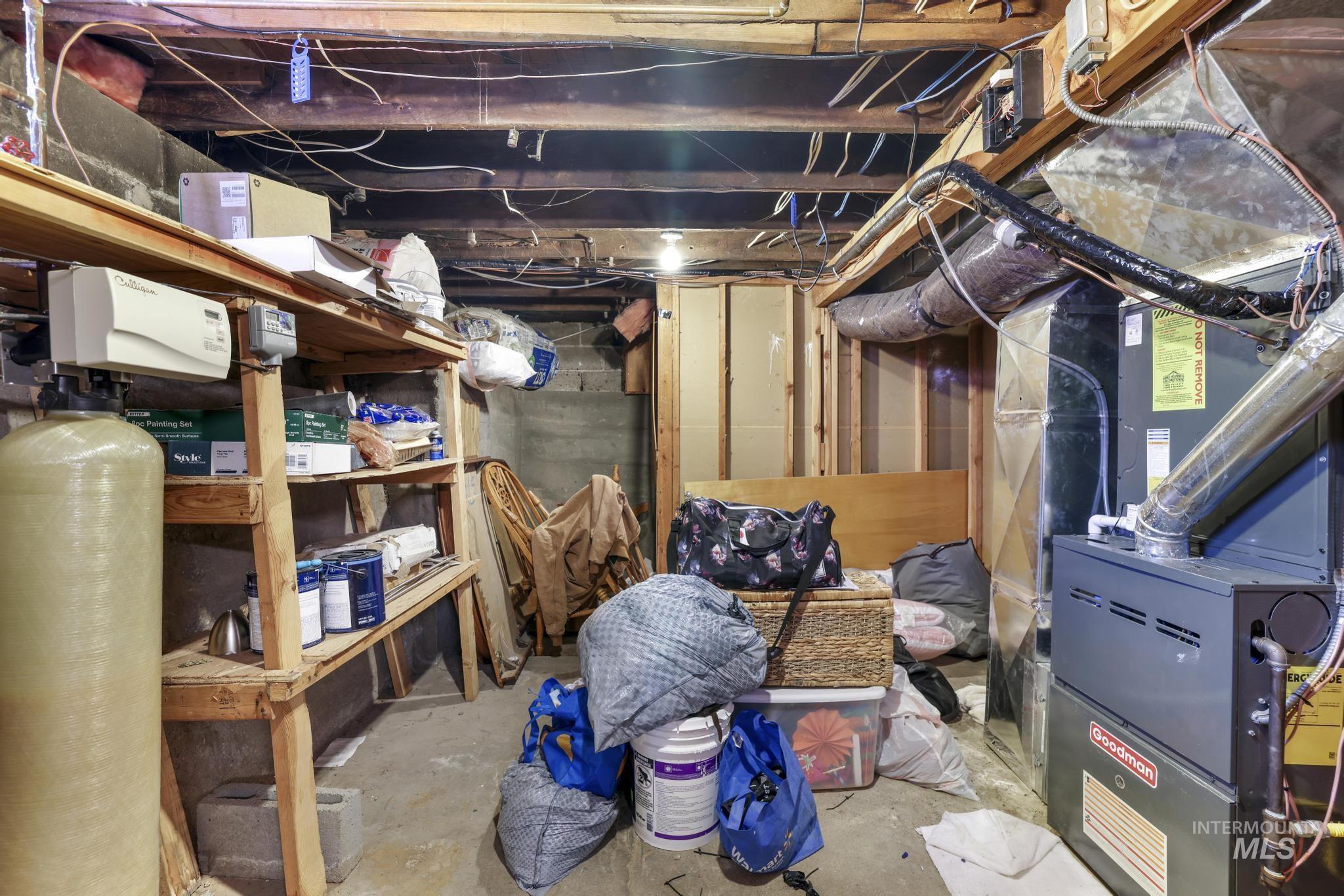 242 8th Ave E, Twin Falls, Idaho 83301, 3 Bedrooms, 1 Bathroom, Residential Income For Sale, Price $365,000,MLS 98971820