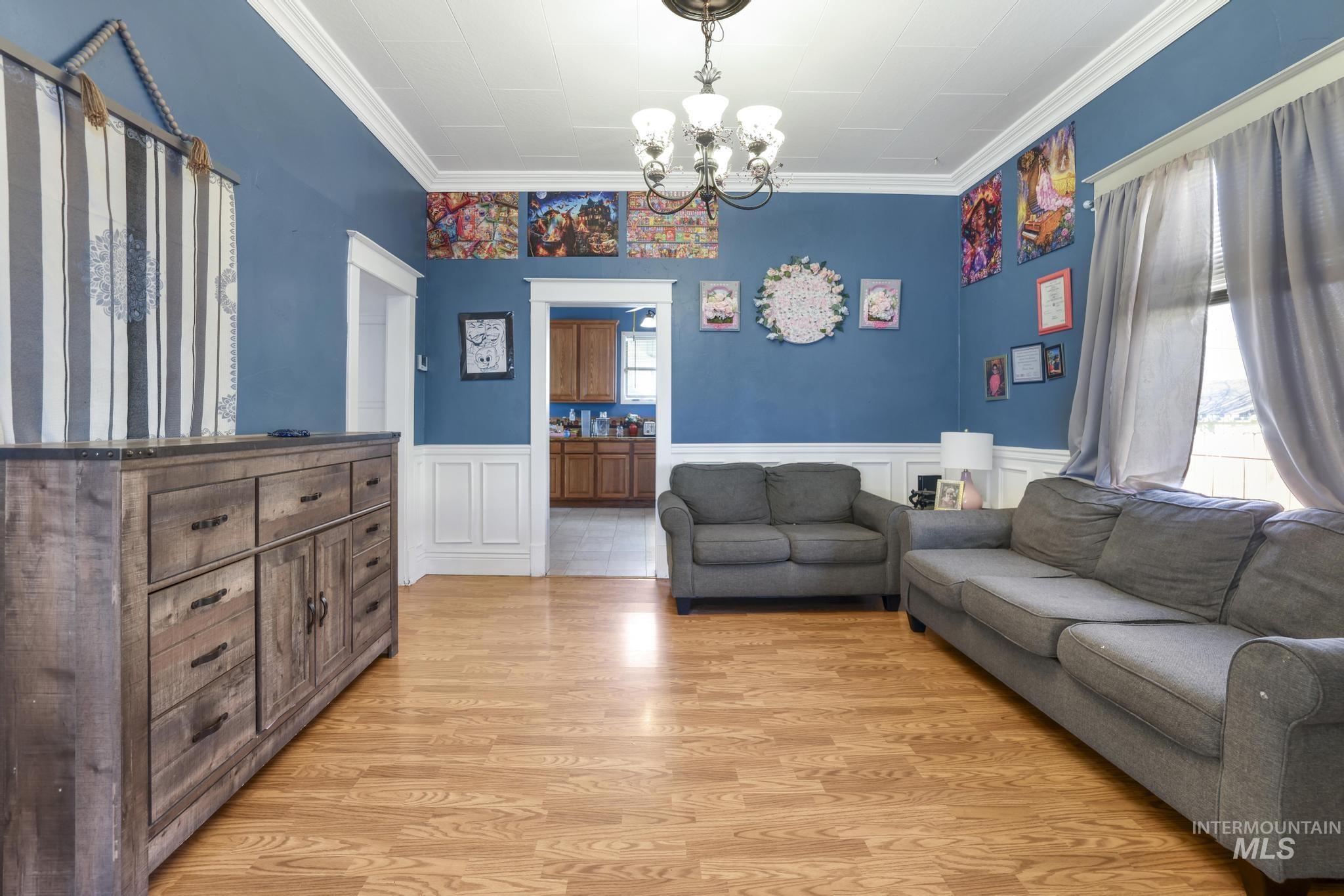 242 8th Ave E, Twin Falls, Idaho 83301, 3 Bedrooms, 1 Bathroom, Residential Income For Sale, Price $365,000,MLS 98971820