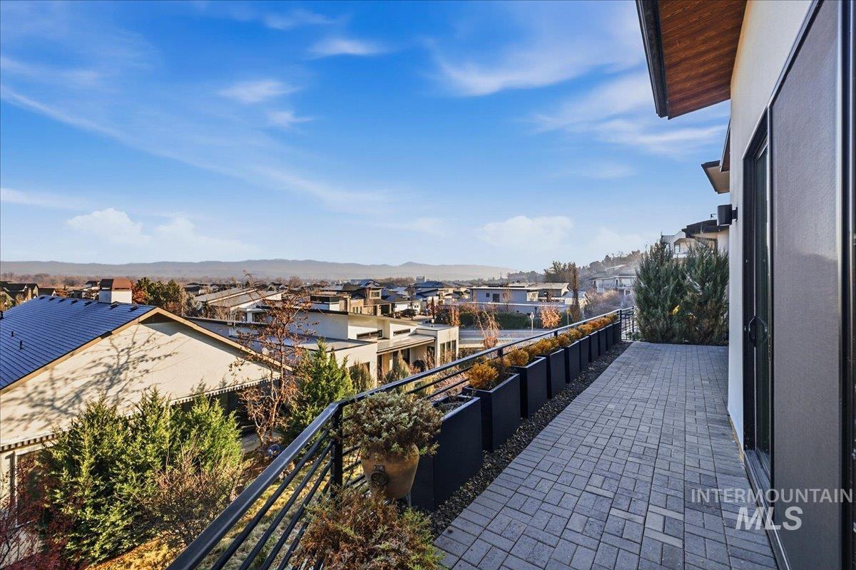 764 E Ashbourne Lane, Eagle, Idaho 83616, 4 Bedrooms, 3.5 Bathrooms, Residential For Sale, Price $1,270,000,MLS 98971822