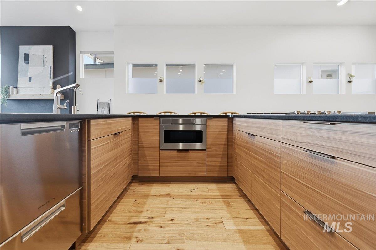 764 E Ashbourne Lane, Eagle, Idaho 83616, 4 Bedrooms, 3.5 Bathrooms, Residential For Sale, Price $1,270,000,MLS 98971822