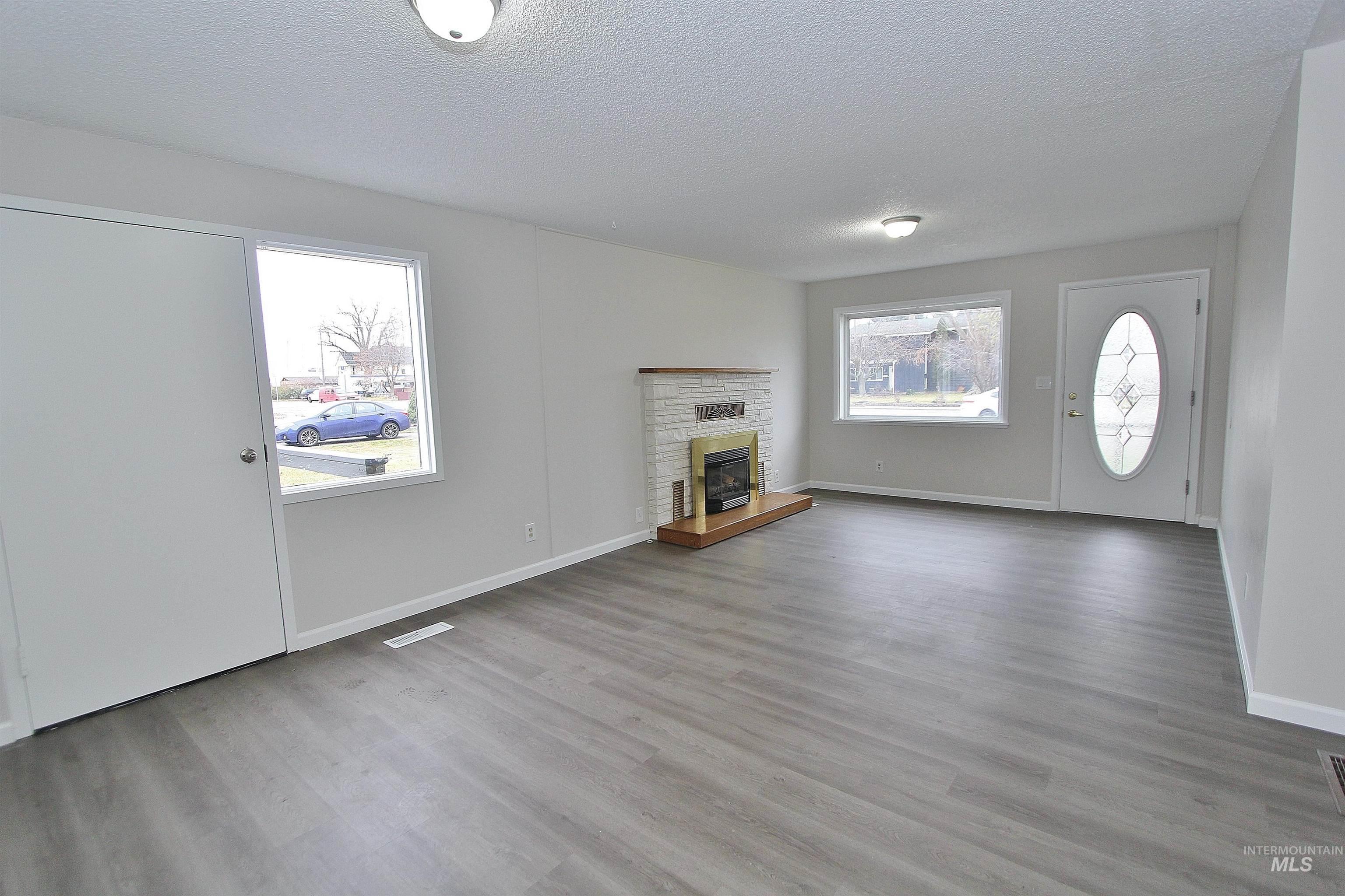 446 Lake Lowell Ave., Nampa, Idaho 83686, 3 Bedrooms, 2 Bathrooms, Residential For Sale, Price $395,000,MLS 98971824