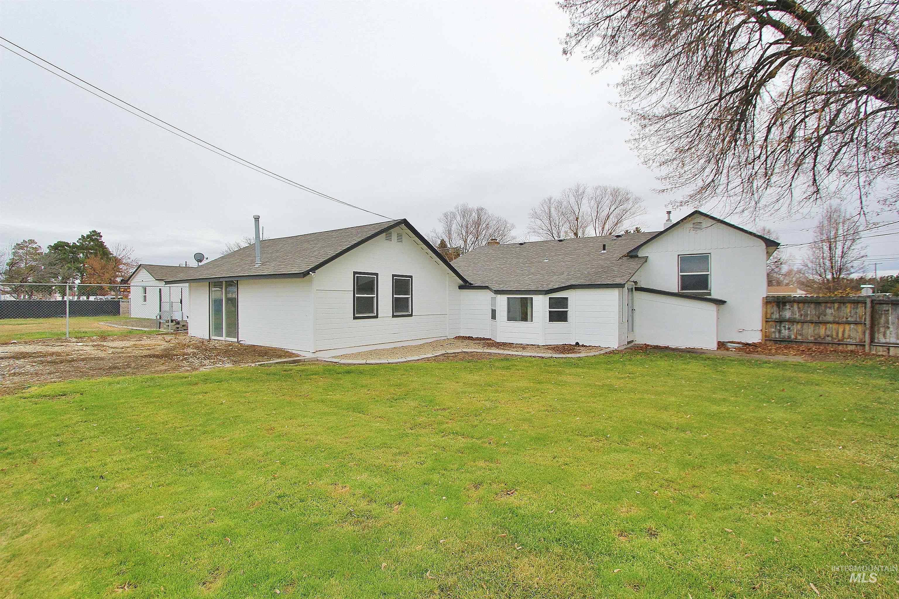 446 Lake Lowell Ave., Nampa, Idaho 83686, 3 Bedrooms, 2 Bathrooms, Residential For Sale, Price $395,000,MLS 98971824