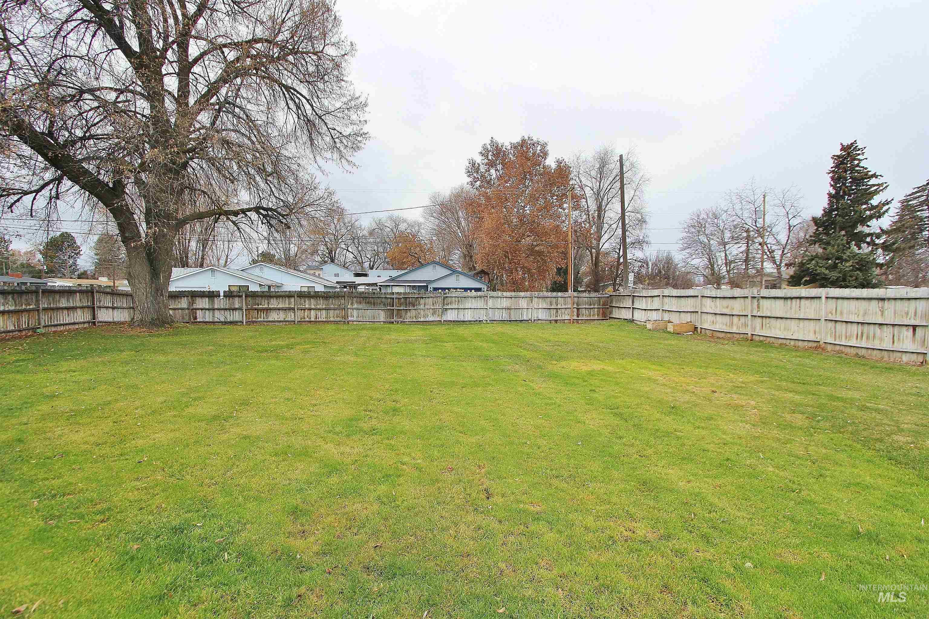 446 Lake Lowell Ave., Nampa, Idaho 83686, 3 Bedrooms, 2 Bathrooms, Residential For Sale, Price $395,000,MLS 98971824