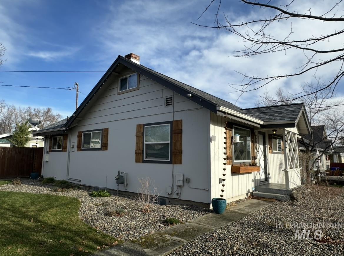 1503 10th Ave., Lewiston, Idaho 83501-3141, 3 Bedrooms, 2.5 Bathrooms, Residential For Sale, Price $389,900,MLS 98971825