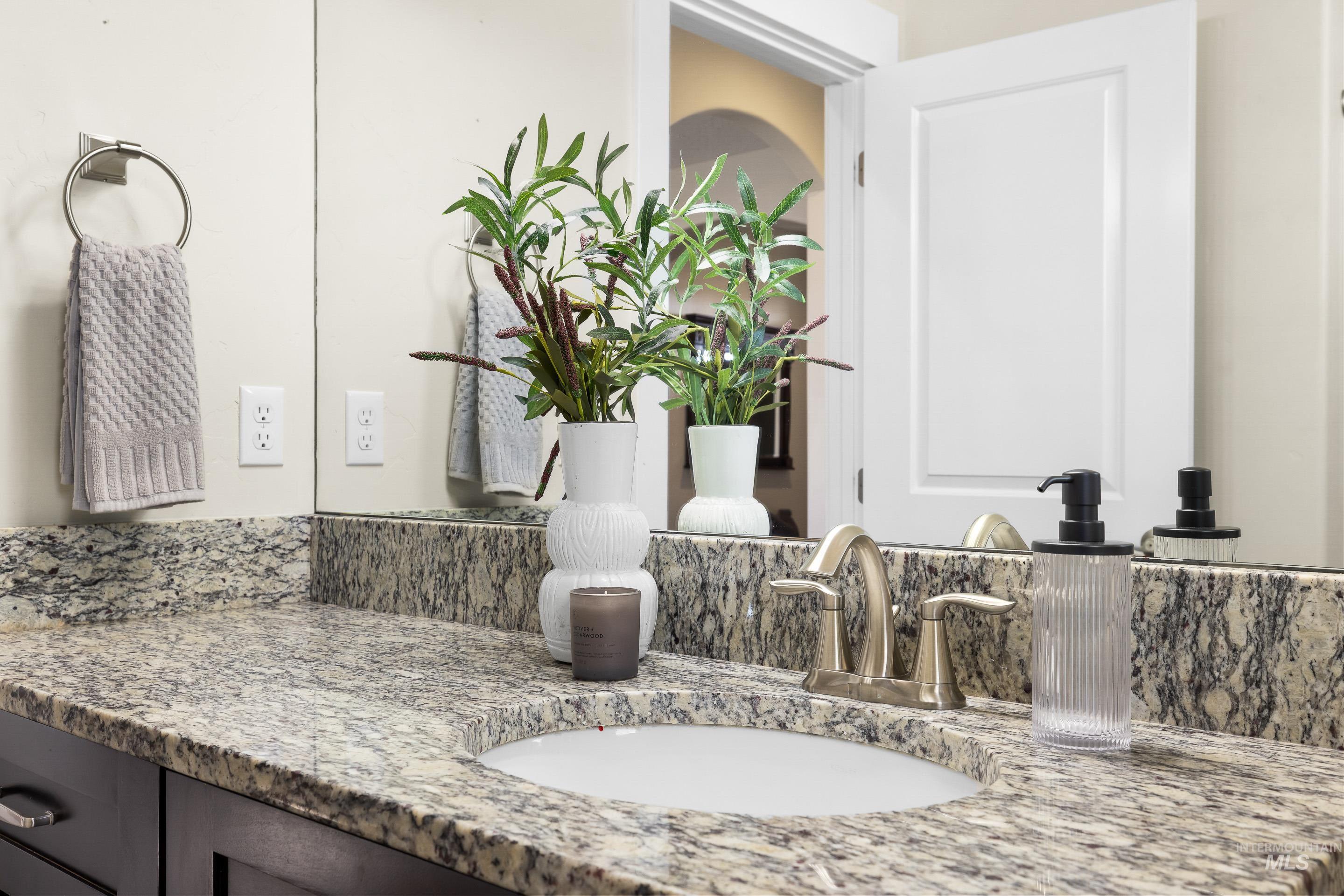 8018 Plumberry Ct, Middleton, Idaho 83644-5736, 4 Bedrooms, 3 Bathrooms, Residential For Sale, Price $1,045,000,MLS 98971826