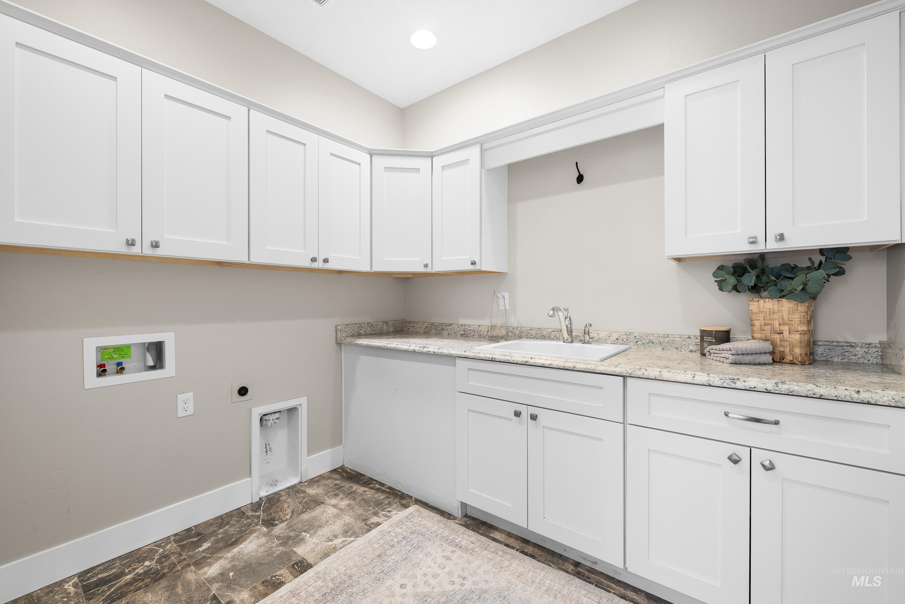 8018 Plumberry Ct, Middleton, Idaho 83644-5736, 4 Bedrooms, 3 Bathrooms, Residential For Sale, Price $1,045,000,MLS 98971826