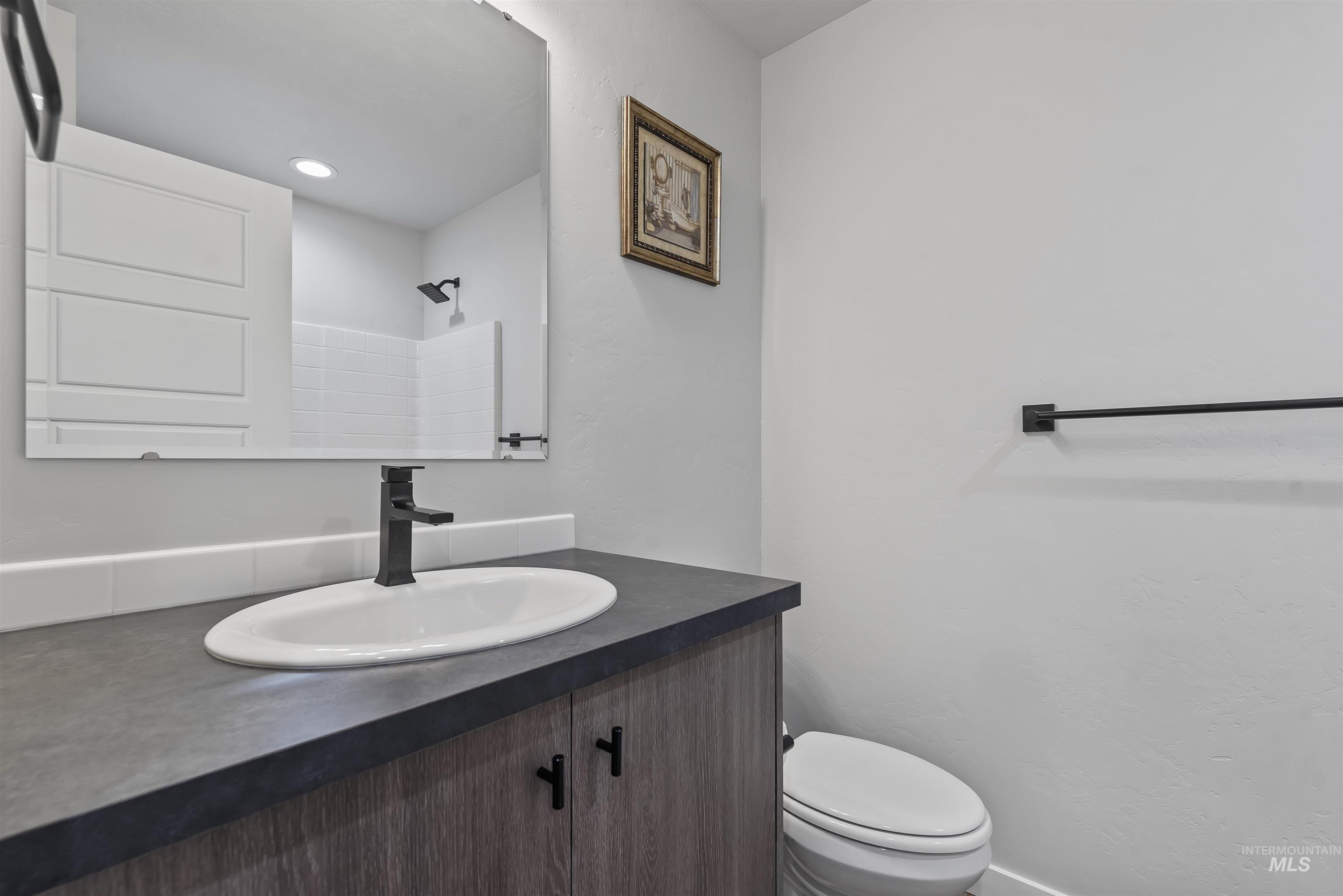 3923 W Tribute St, Meridian, Idaho 83642, 3 Bedrooms, 2 Bathrooms, Residential For Sale, Price $395,000,MLS 98971832