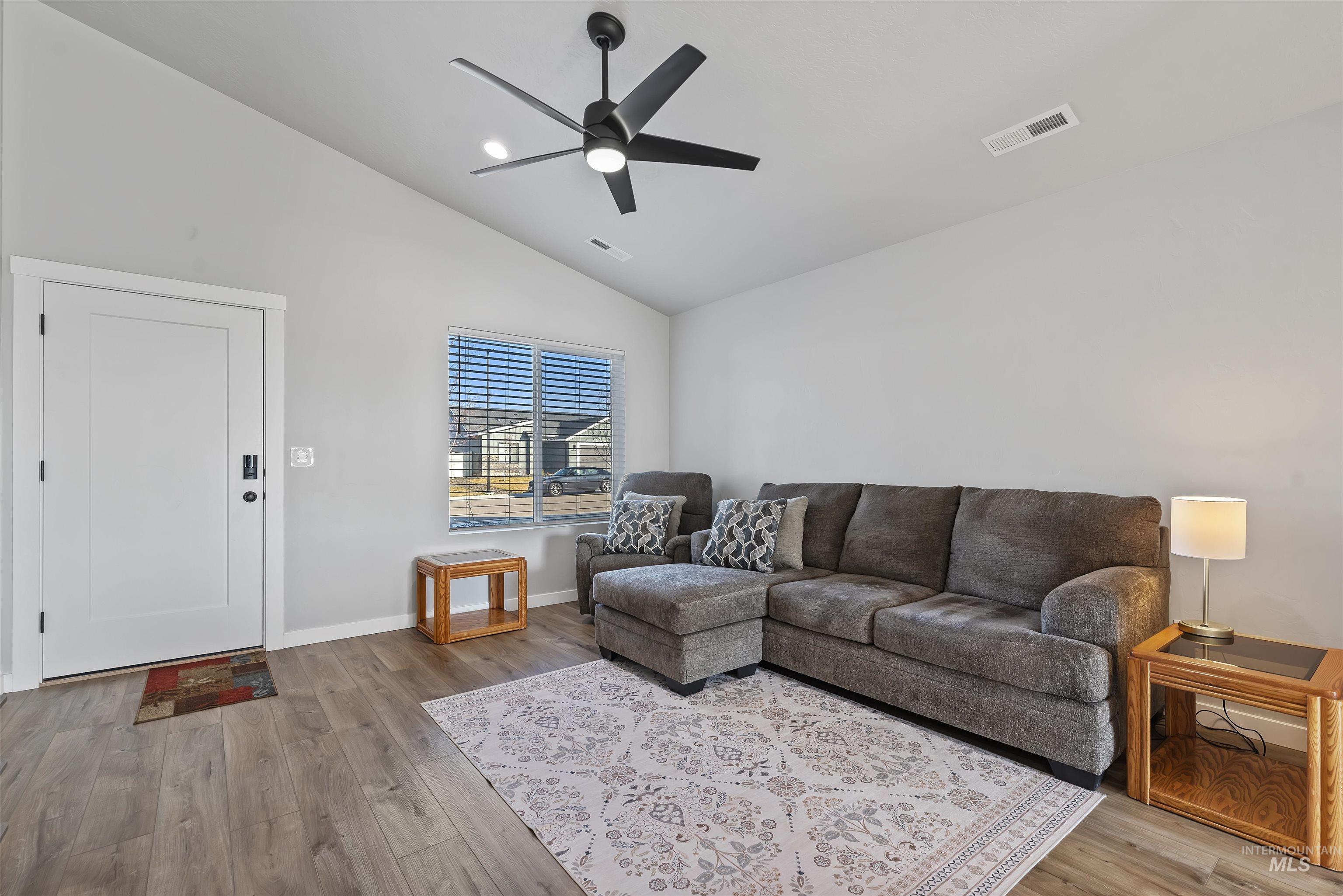 3923 W Tribute St, Meridian, Idaho 83642, 3 Bedrooms, 2 Bathrooms, Residential For Sale, Price $395,000,MLS 98971832