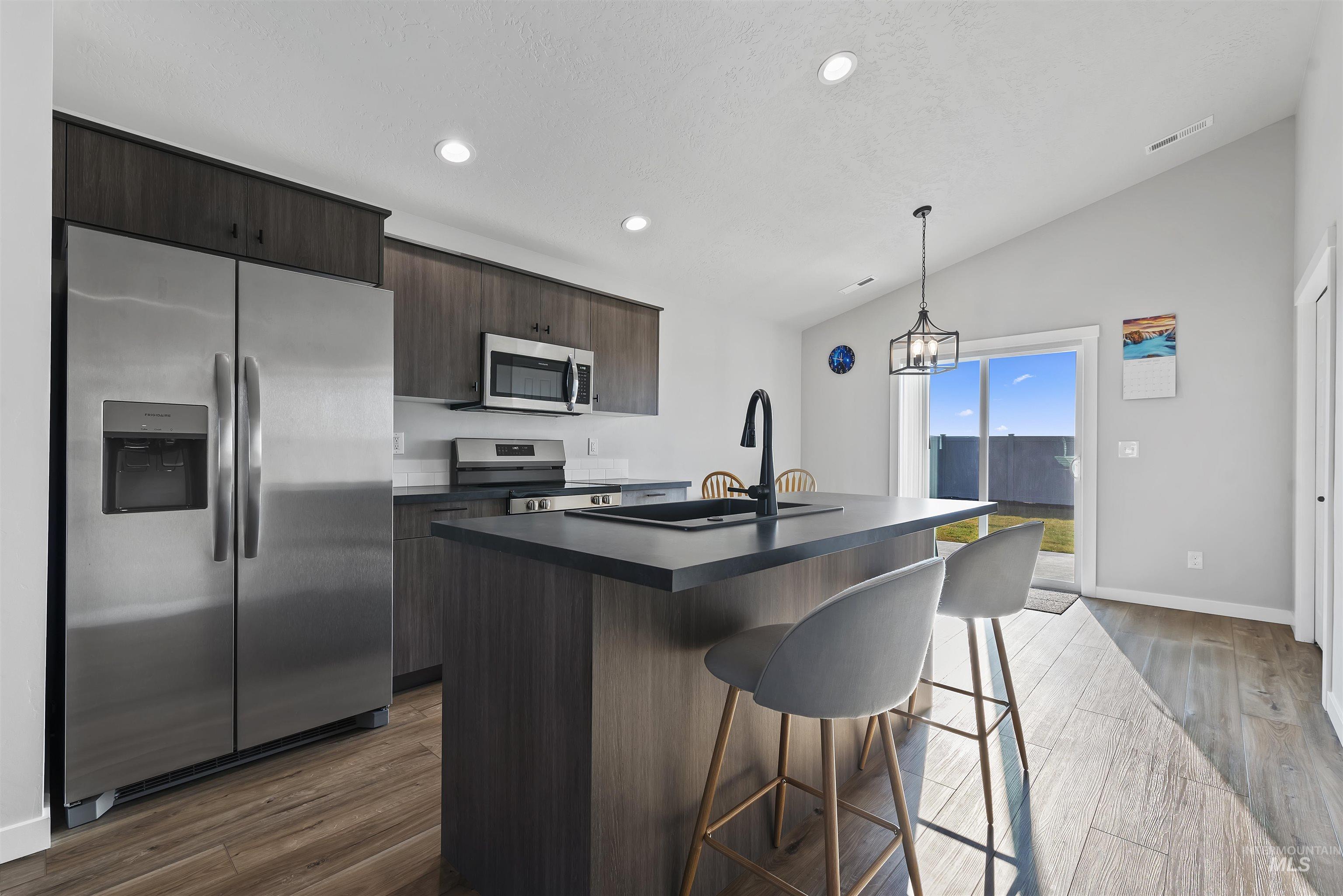 3923 W Tribute St, Meridian, Idaho 83642, 3 Bedrooms, 2 Bathrooms, Residential For Sale, Price $395,000,MLS 98971832