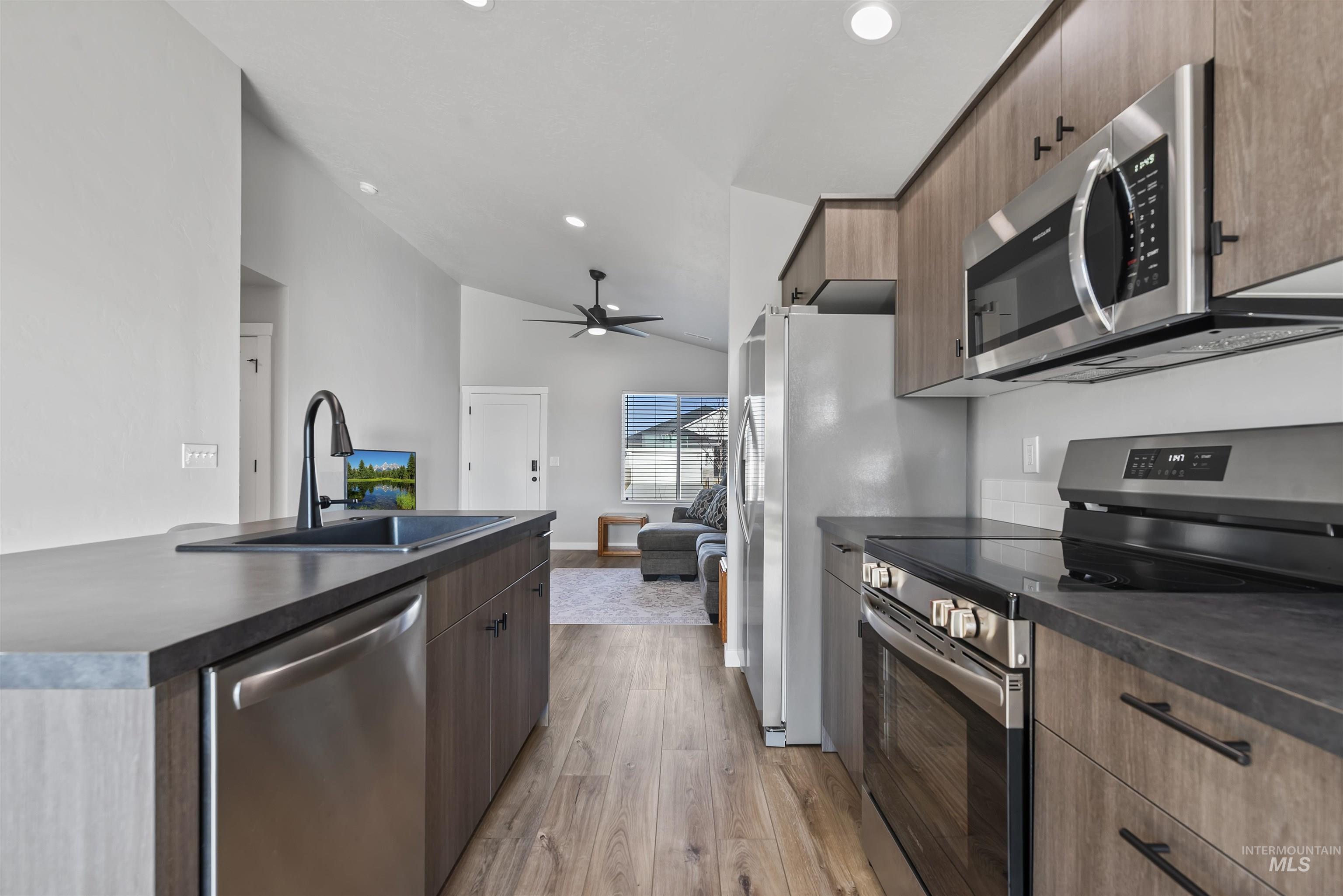 3923 W Tribute St, Meridian, Idaho 83642, 3 Bedrooms, 2 Bathrooms, Residential For Sale, Price $395,000,MLS 98971832