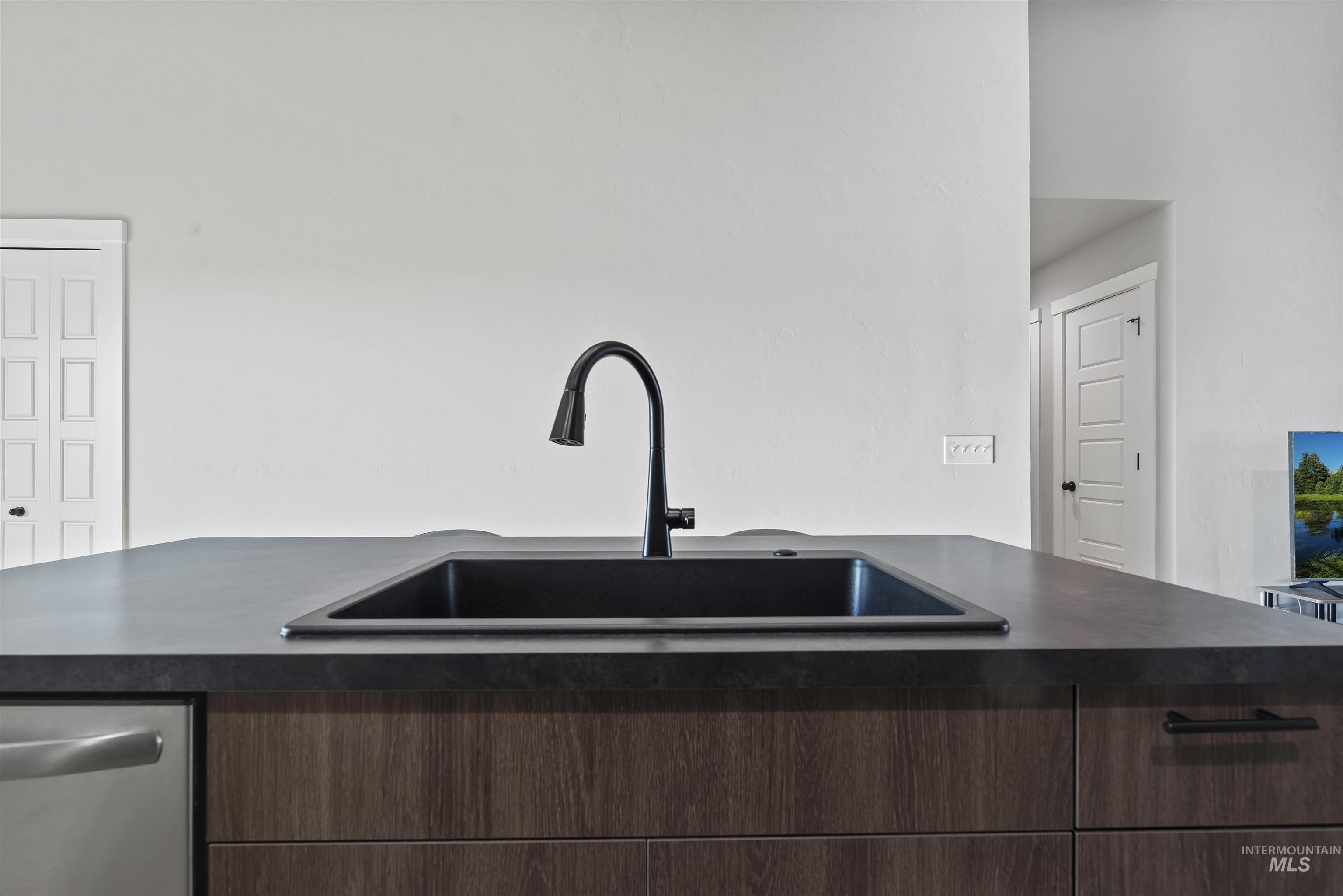 3923 W Tribute St, Meridian, Idaho 83642, 3 Bedrooms, 2 Bathrooms, Residential For Sale, Price $395,000,MLS 98971832