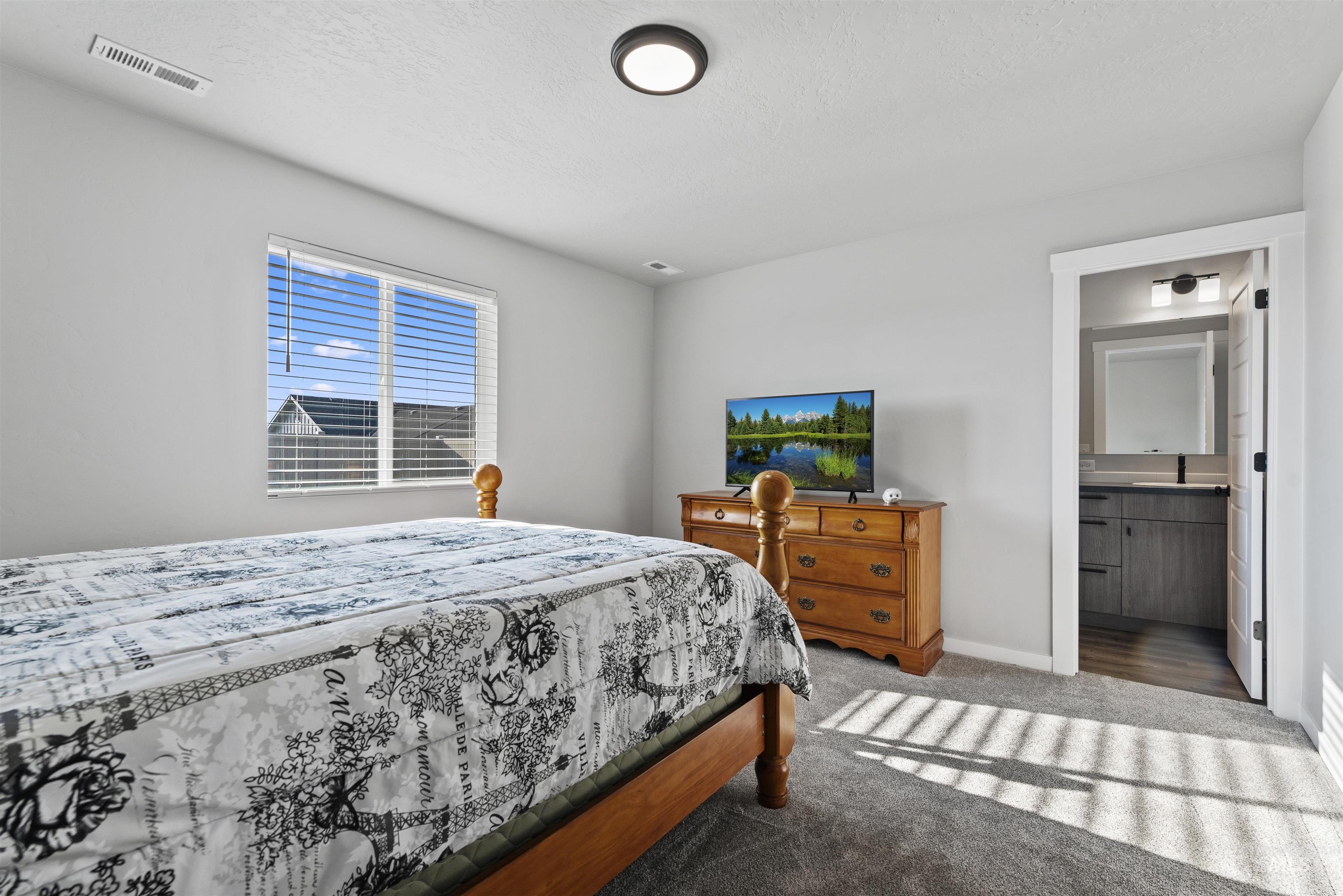 3923 W Tribute St, Meridian, Idaho 83642, 3 Bedrooms, 2 Bathrooms, Residential For Sale, Price $395,000,MLS 98971832