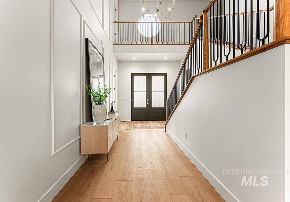 820 N Creekwater Ave, Eagle, Idaho 83616, 4 Bedrooms, 4.5 Bathrooms, Residential For Sale, Price $1,299,900,MLS 98971834