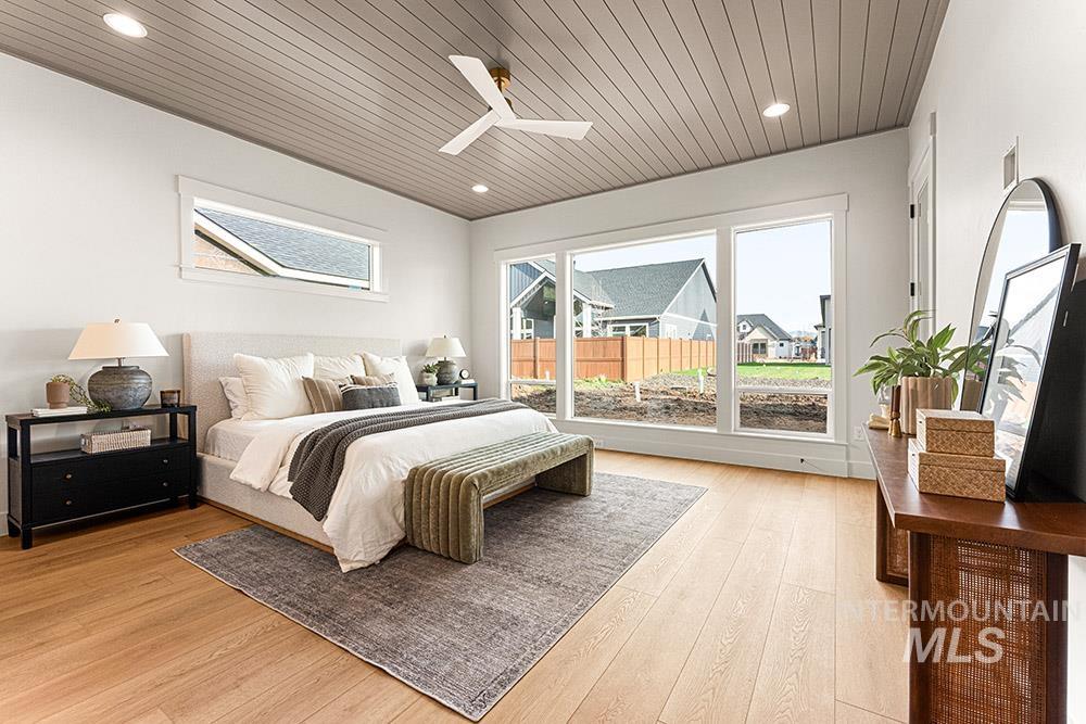 820 N Creekwater Ave, Eagle, Idaho 83616, 4 Bedrooms, 4.5 Bathrooms, Residential For Sale, Price $1,299,900,MLS 98971834