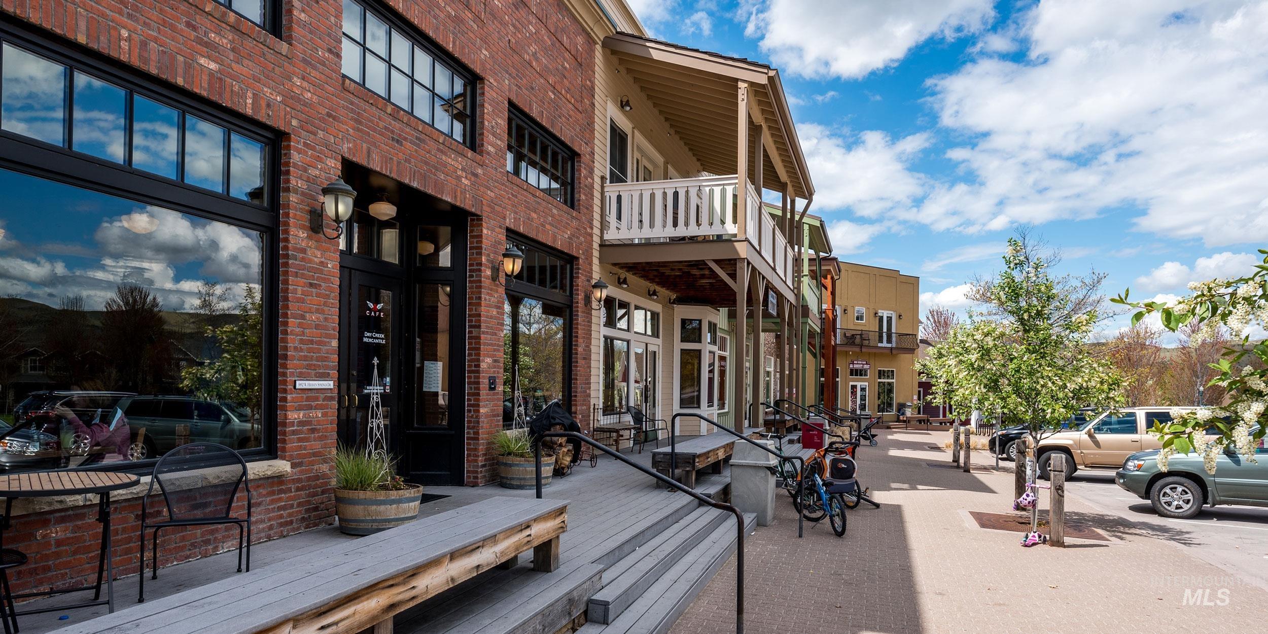 3272 W Miners Farm, Boise, Idaho 83714, 5 Bedrooms, 4.5 Bathrooms, Residential For Sale, Price $1,090,000,MLS 98971836