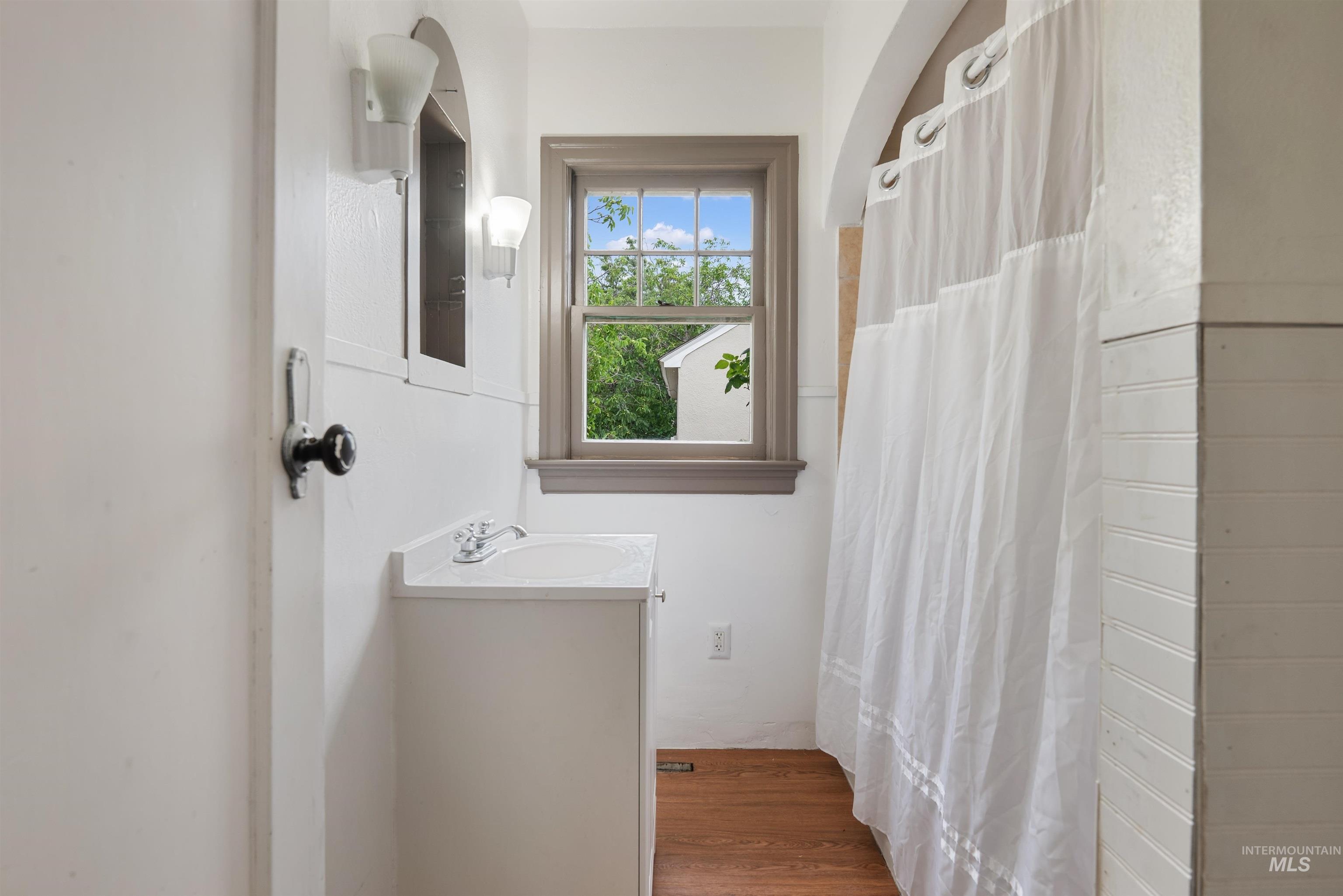 191 SW 5th Avenue, Ontario, Oregon 97914, 3 Bedrooms, 1.5 Bathrooms, Residential For Sale, Price $335,000,MLS 98971837