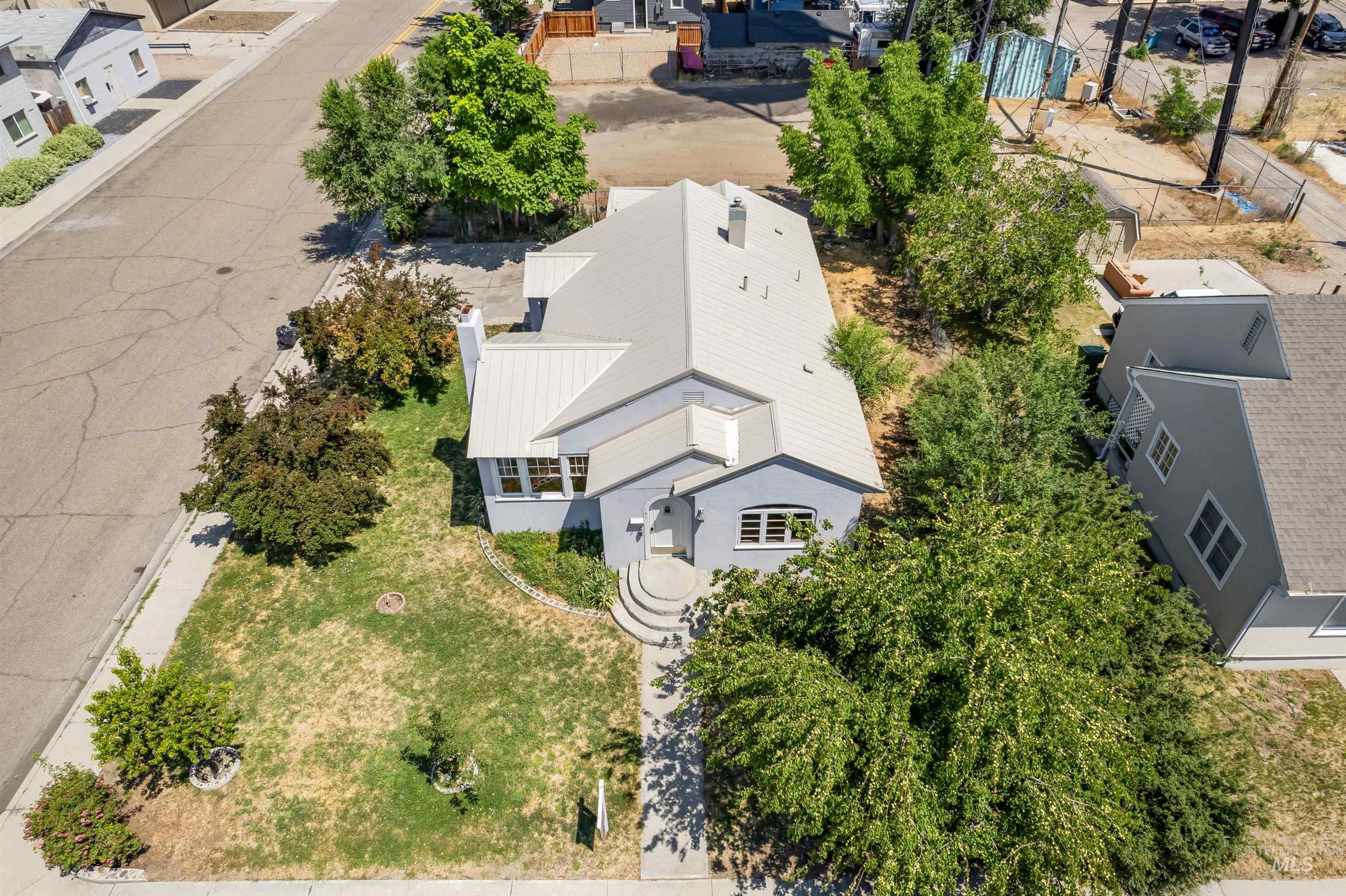 191 SW 5th Avenue, Ontario, Oregon 97914, 3 Bedrooms, 1.5 Bathrooms, Residential For Sale, Price $335,000,MLS 98971837