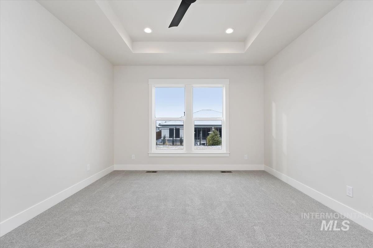 10869 W Barnbougle ln, Kuna, Idaho 83634-0000, 4 Bedrooms, 2 Bathrooms, Residential For Sale, Price $624,880,MLS 98971838