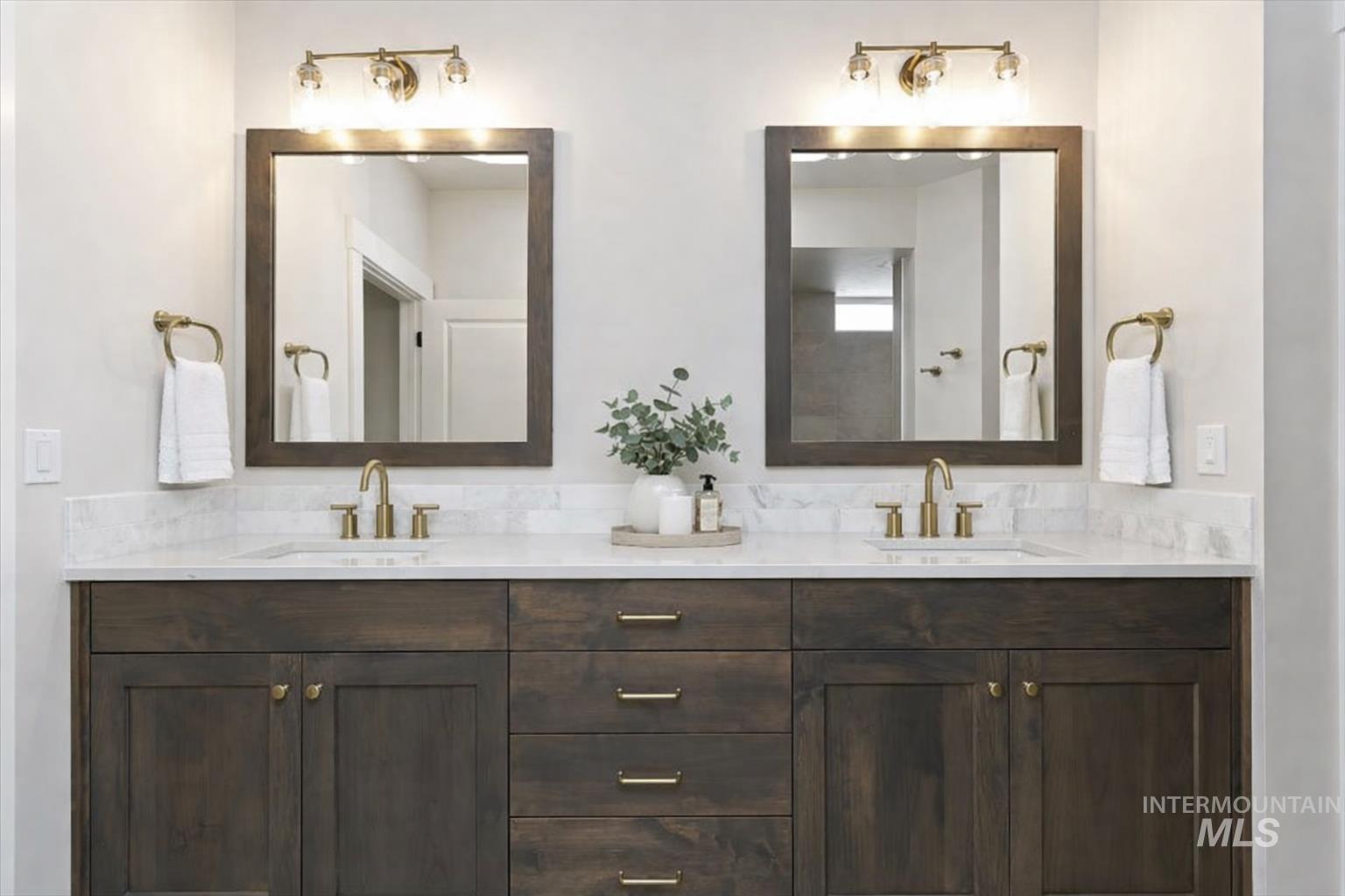 10869 W Barnbougle ln, Kuna, Idaho 83634-0000, 4 Bedrooms, 2 Bathrooms, Residential For Sale, Price $624,880,MLS 98971838