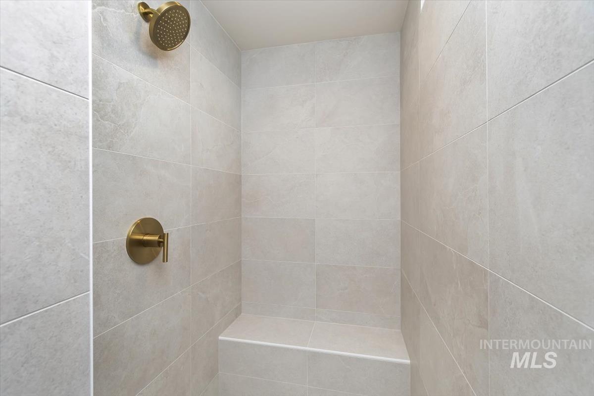 10869 W Barnbougle ln, Kuna, Idaho 83634-0000, 4 Bedrooms, 2 Bathrooms, Residential For Sale, Price $624,880,MLS 98971838