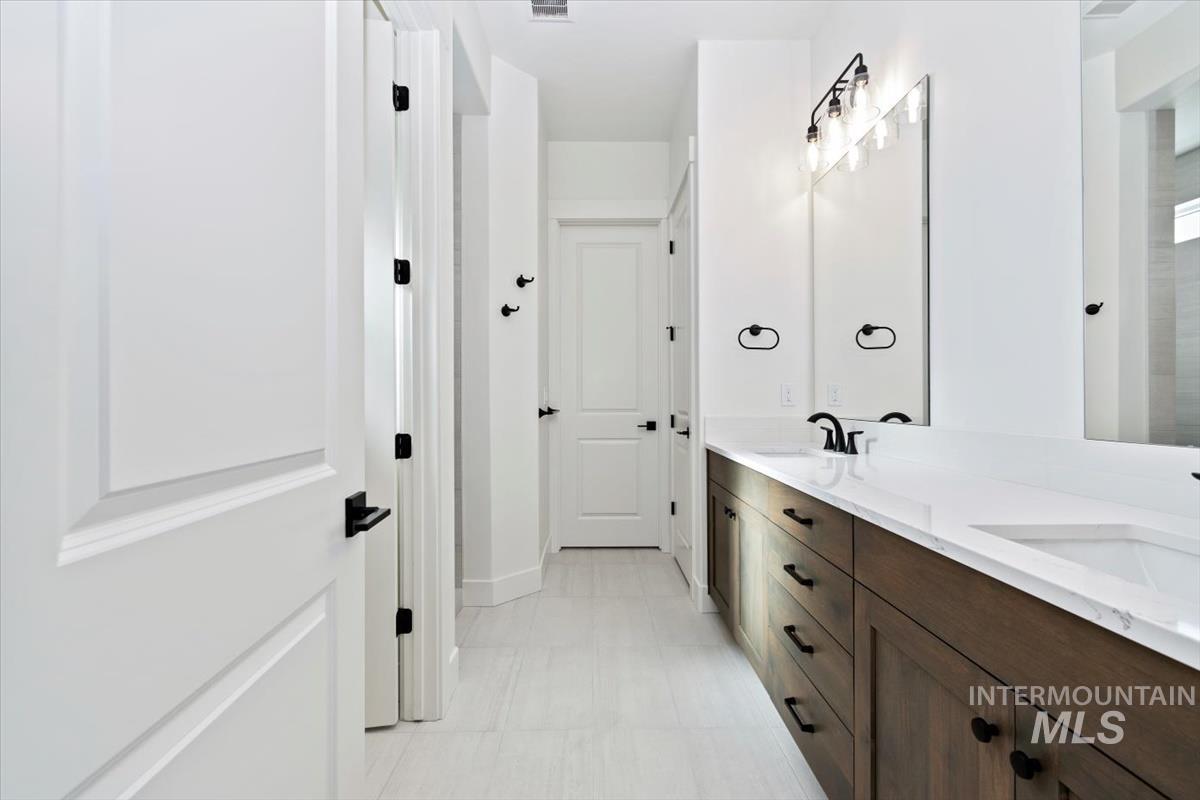 10869 W Barnbougle ln, Kuna, Idaho 83634-0000, 3 Bedrooms, 2 Bathrooms, Residential For Sale, Price $624,880,MLS 98971838