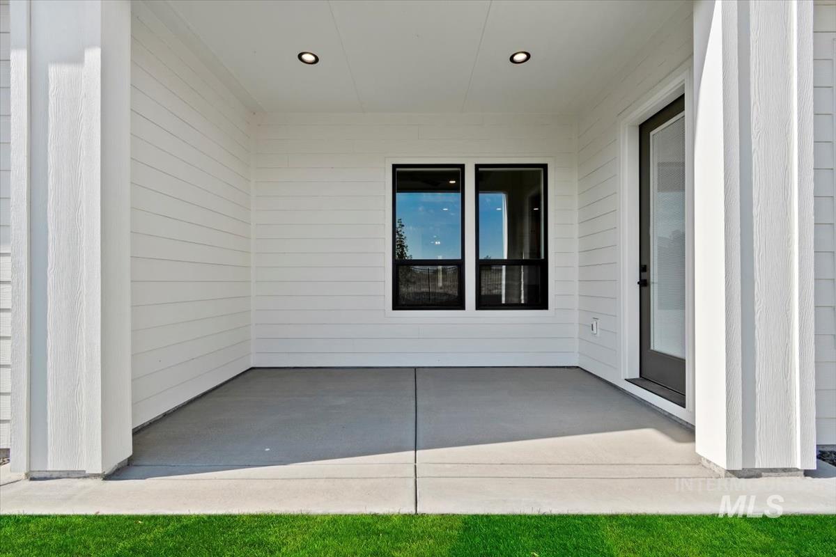 10869 W Barnbougle ln, Kuna, Idaho 83634-0000, 3 Bedrooms, 2 Bathrooms, Residential For Sale, Price $624,880,MLS 98971838