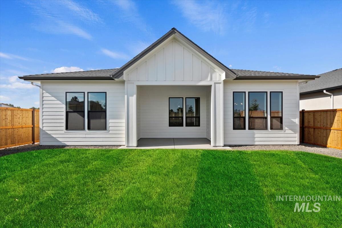 10869 W Barnbougle ln, Kuna, Idaho 83634-0000, 3 Bedrooms, 2 Bathrooms, Residential For Sale, Price $624,880,MLS 98971838