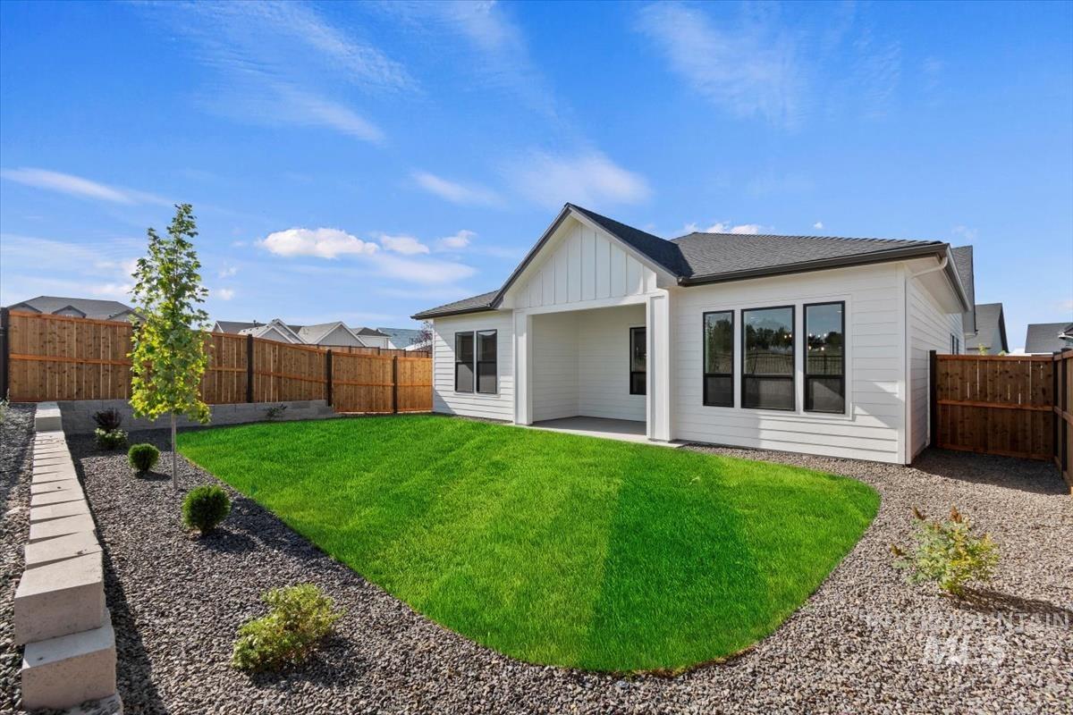 10869 W Barnbougle ln, Kuna, Idaho 83634-0000, 3 Bedrooms, 2 Bathrooms, Residential For Sale, Price $624,880,MLS 98971838