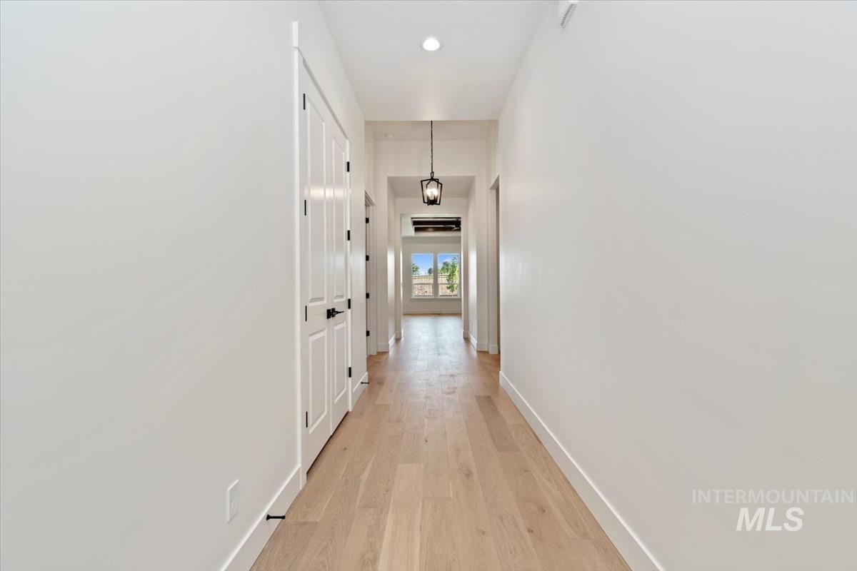 10869 W Barnbougle ln, Kuna, Idaho 83634-0000, 3 Bedrooms, 2 Bathrooms, Residential For Sale, Price $624,880,MLS 98971838