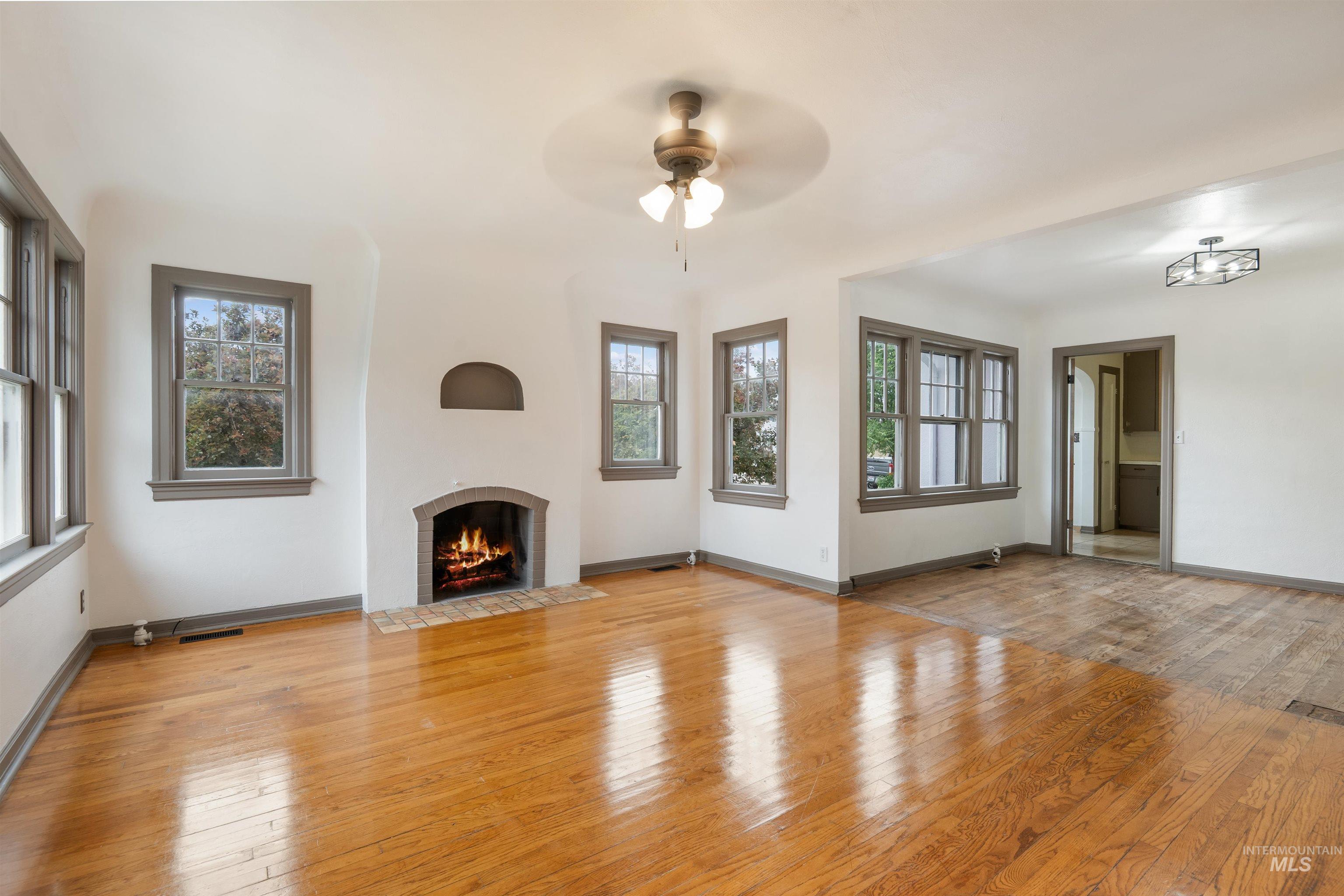 191 SW 5th Ave, Ontario, Oregon 97914, 3 Bedrooms, 1.5 Bathrooms, Residential Income For Sale, Price $335,000,MLS 98971839