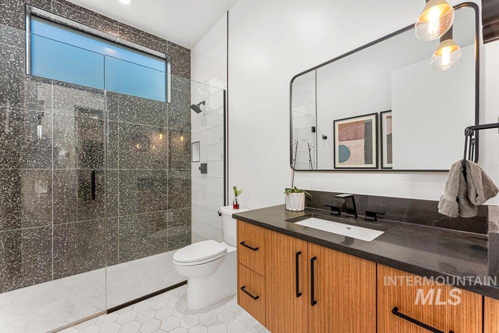 2142 E Granite Cove Ln, Eagle, Idaho 83616, 3 Bedrooms, 2 Bathrooms, Residential For Sale, Price $948,000,MLS 98971842