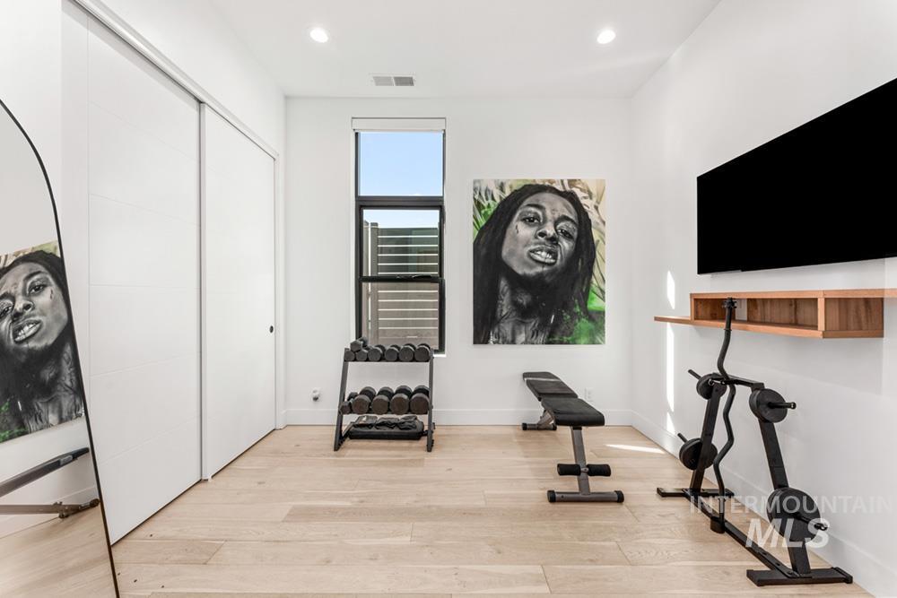 2142 E Granite Cove Ln, Eagle, Idaho 83616, 3 Bedrooms, 2 Bathrooms, Residential For Sale, Price $948,000,MLS 98971842