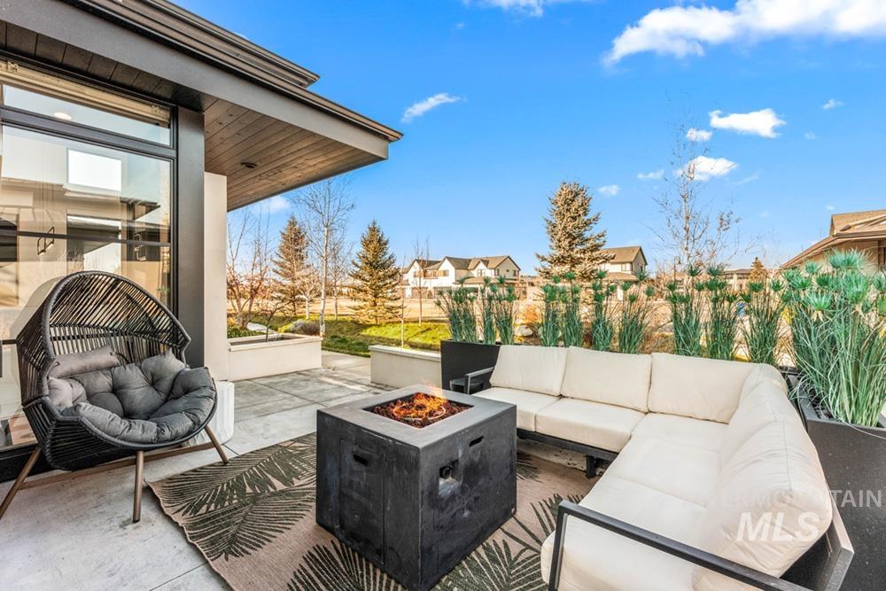 2142 E Granite Cove Ln, Eagle, Idaho 83616, 3 Bedrooms, 2 Bathrooms, Residential For Sale, Price $948,000,MLS 98971842