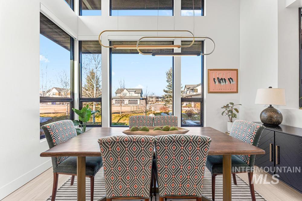 2142 E Granite Cove Ln, Eagle, Idaho 83616, 3 Bedrooms, 2 Bathrooms, Residential For Sale, Price $948,000,MLS 98971842