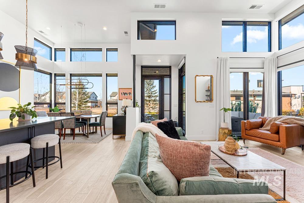 2142 E Granite Cove Ln, Eagle, Idaho 83616, 3 Bedrooms, 2 Bathrooms, Residential For Sale, Price $948,000,MLS 98971842