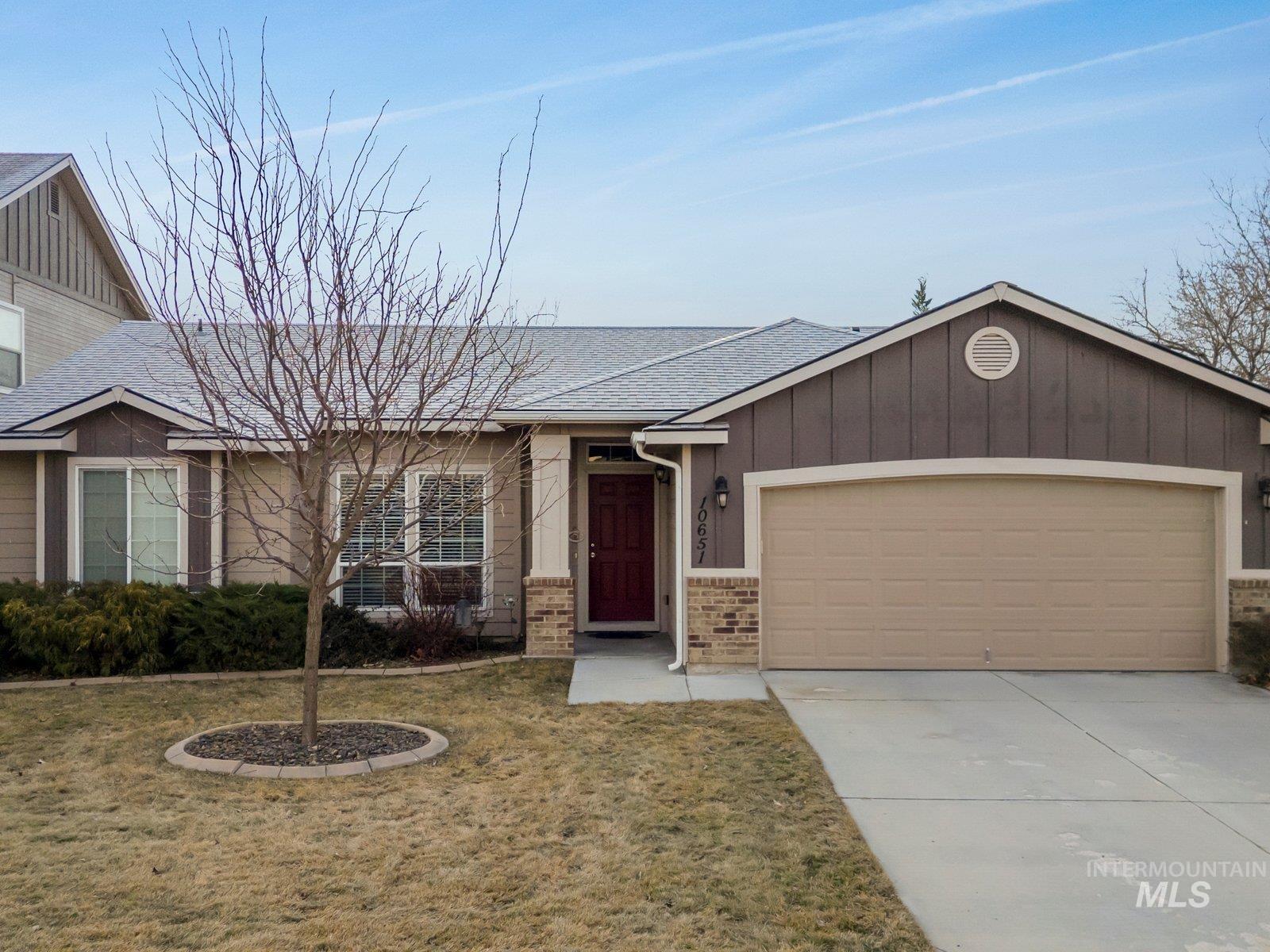10651 Pipevine Dr., Nampa, Idaho 83687, 3 Bedrooms, 2 Bathrooms, Residential For Sale, Price $360,000,MLS 98971845