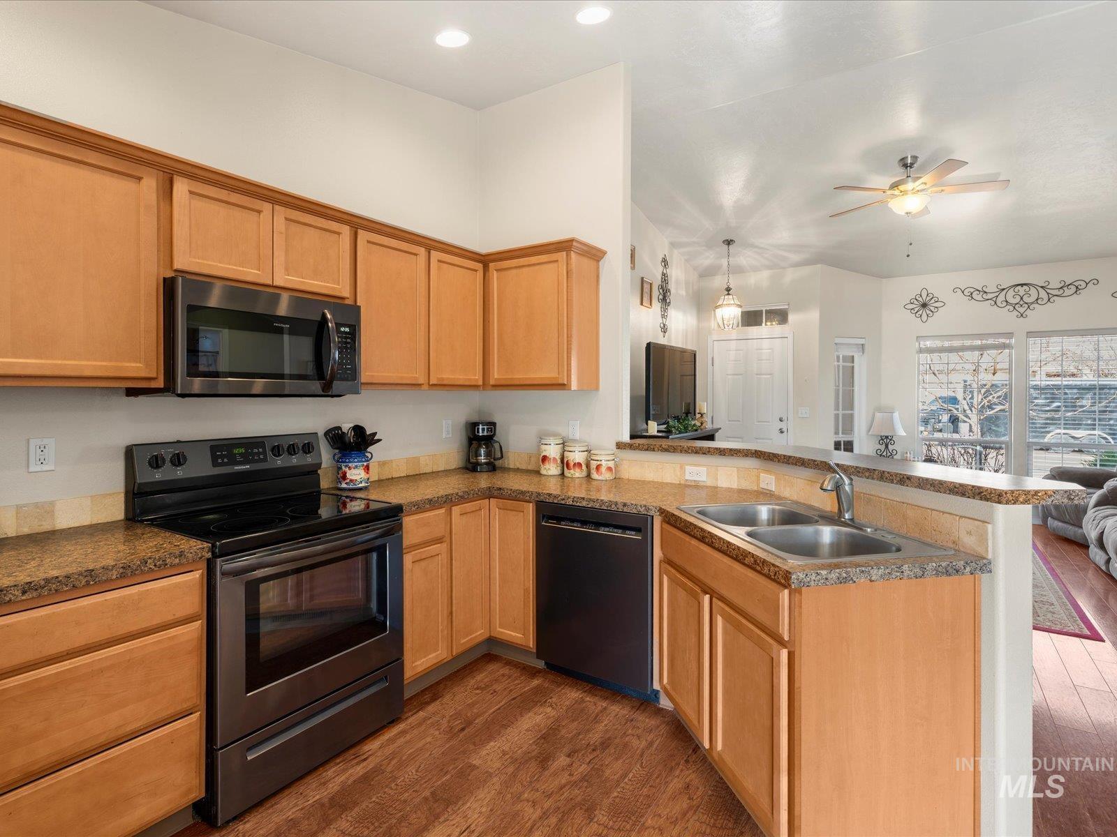 10651 Pipevine Dr., Nampa, Idaho 83687, 3 Bedrooms, 2 Bathrooms, Residential For Sale, Price $365,000,MLS 98971845