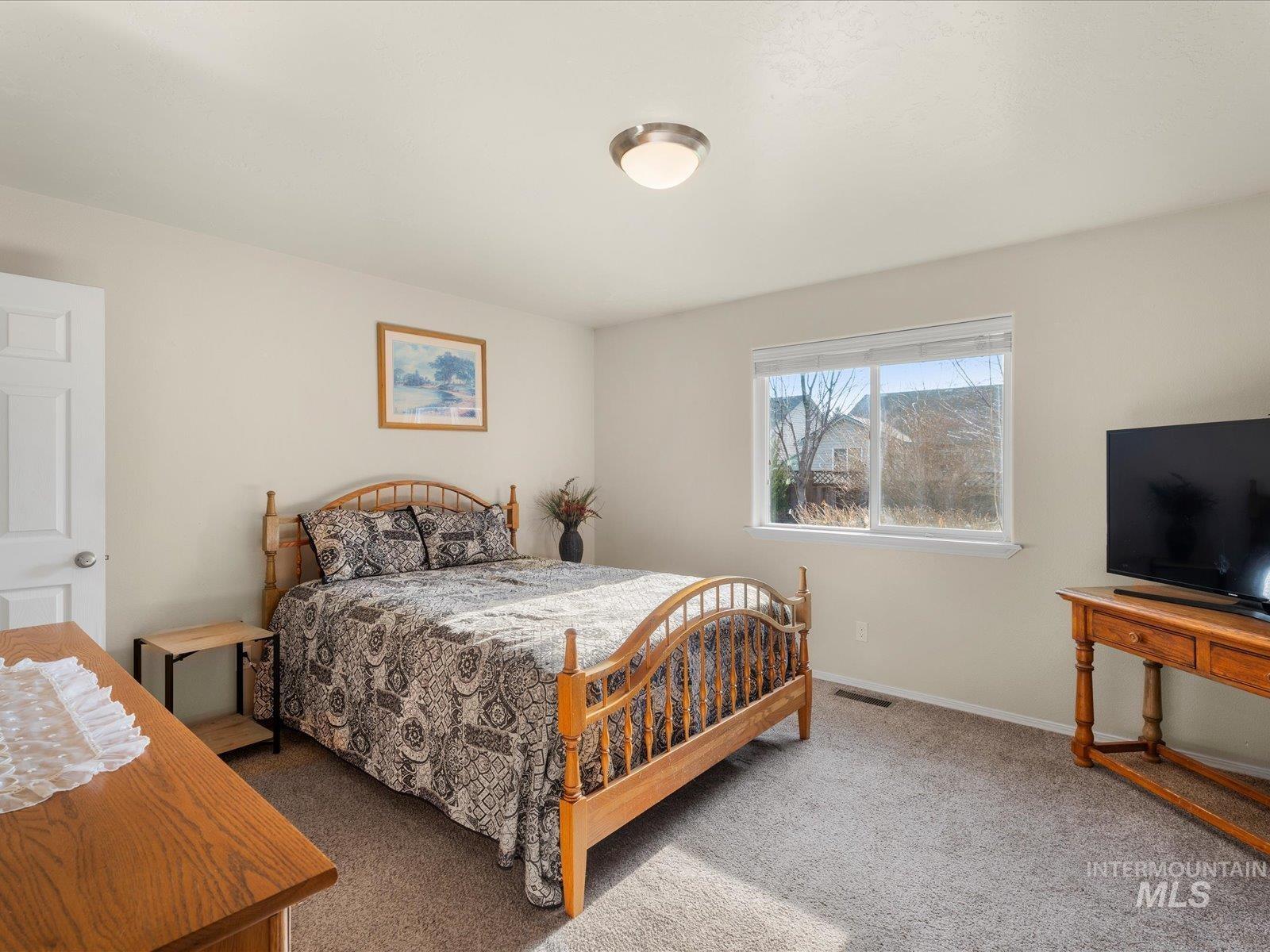 10651 Pipevine Dr., Nampa, Idaho 83687, 3 Bedrooms, 2 Bathrooms, Residential For Sale, Price $365,000,MLS 98971845