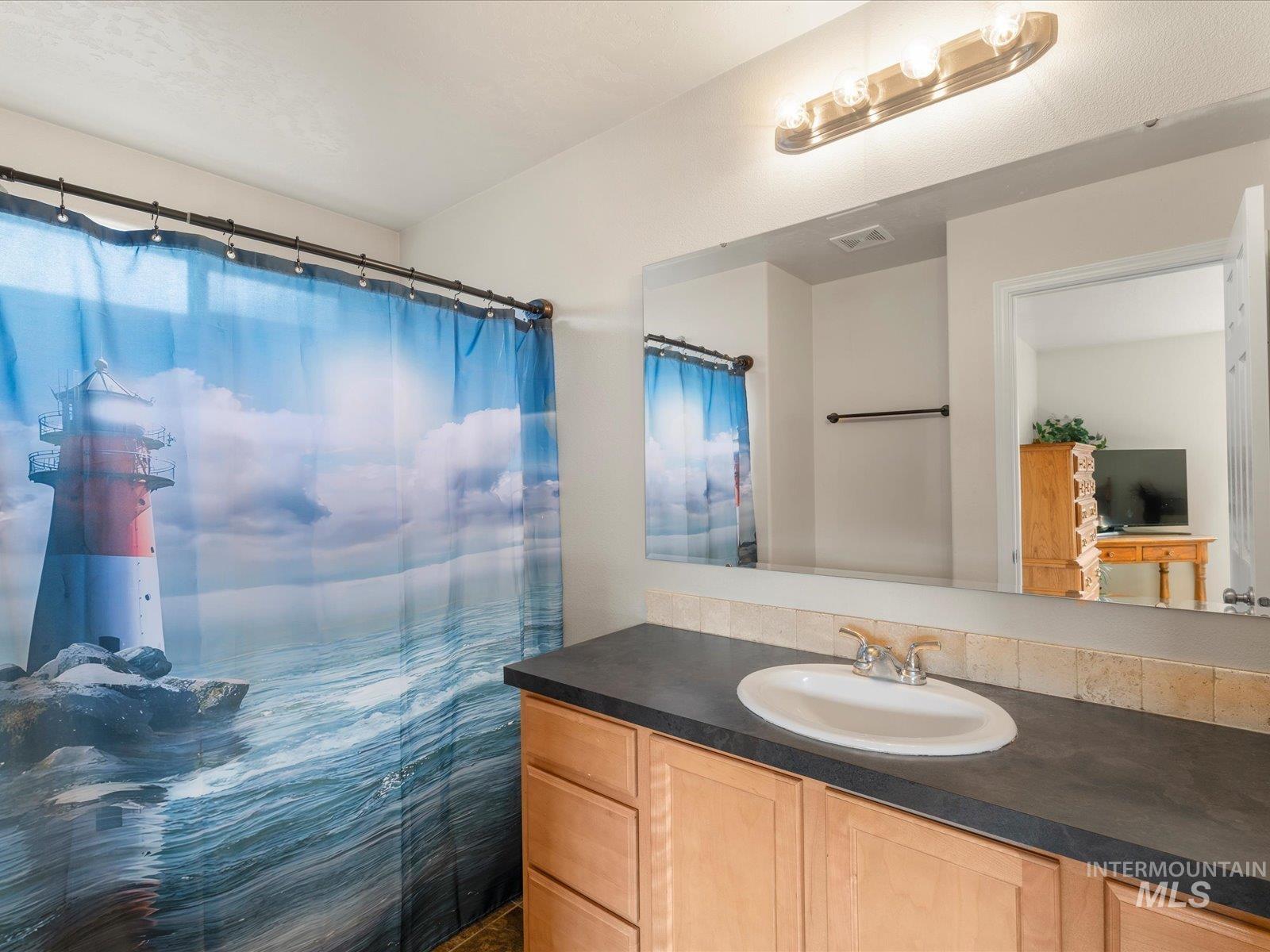 10651 Pipevine Dr., Nampa, Idaho 83687, 3 Bedrooms, 2 Bathrooms, Residential For Sale, Price $365,000,MLS 98971845