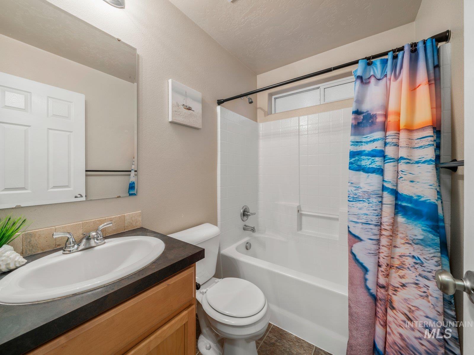 10651 Pipevine Dr., Nampa, Idaho 83687, 3 Bedrooms, 2 Bathrooms, Residential For Sale, Price $360,000,MLS 98971845