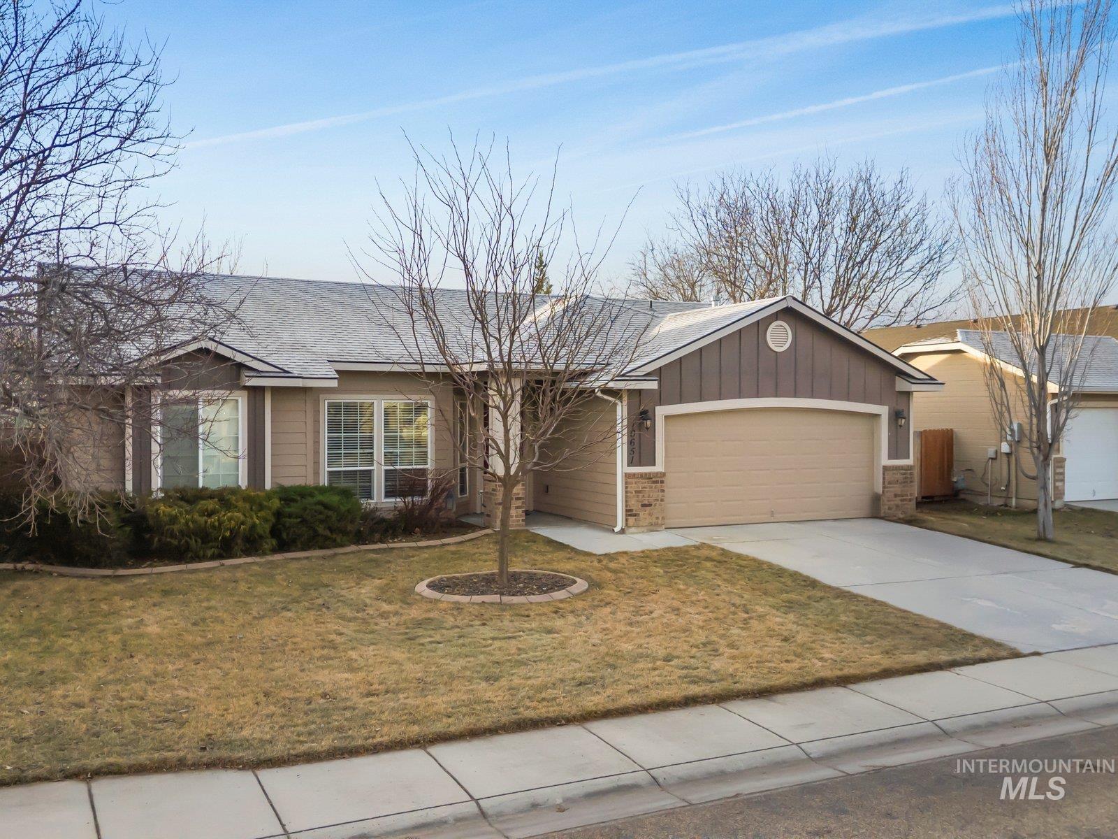 10651 Pipevine Dr., Nampa, Idaho 83687, 3 Bedrooms, 2 Bathrooms, Residential For Sale, Price $360,000,MLS 98971845