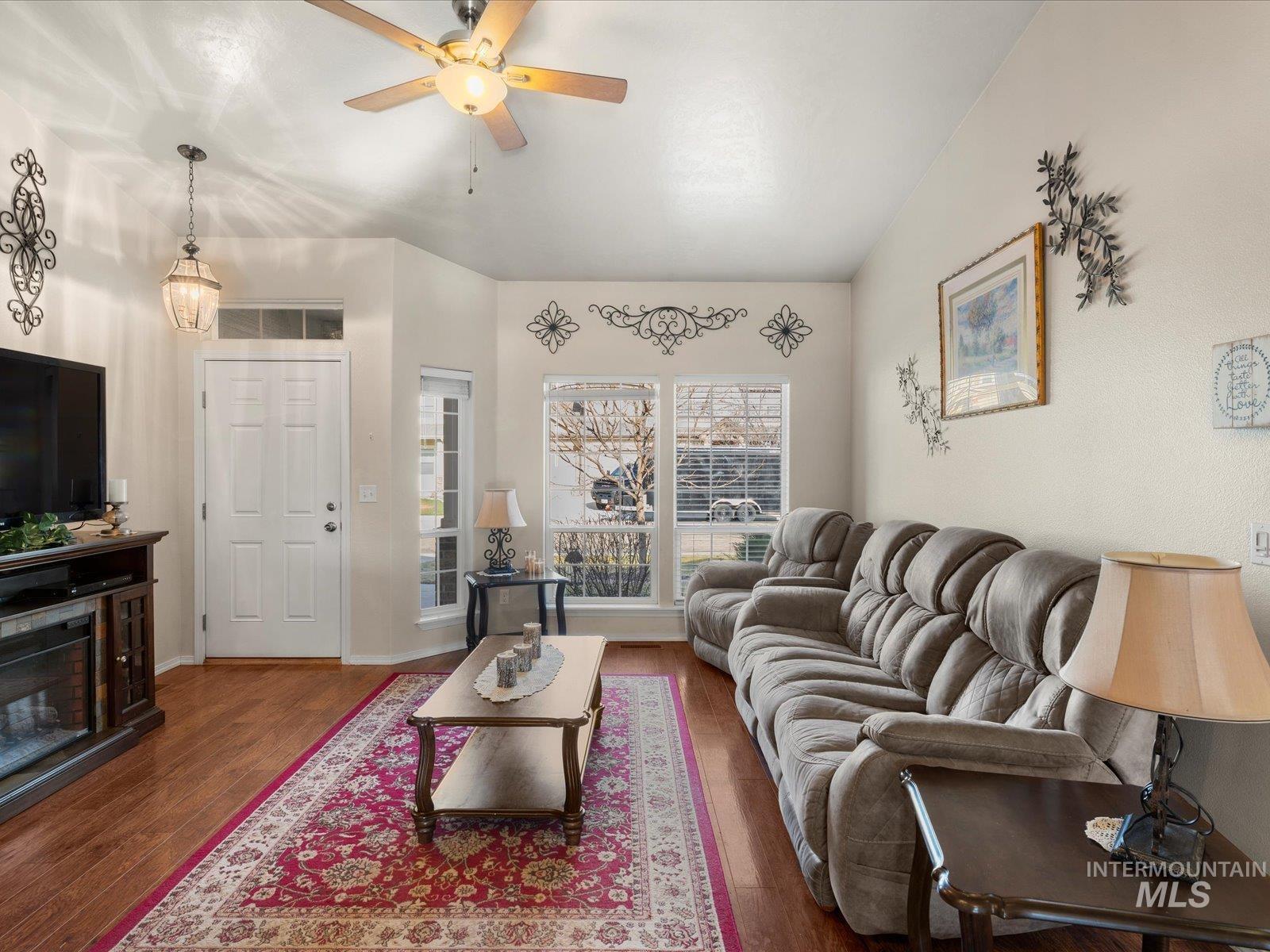 10651 Pipevine Dr., Nampa, Idaho 83687, 3 Bedrooms, 2 Bathrooms, Residential For Sale, Price $365,000,MLS 98971845