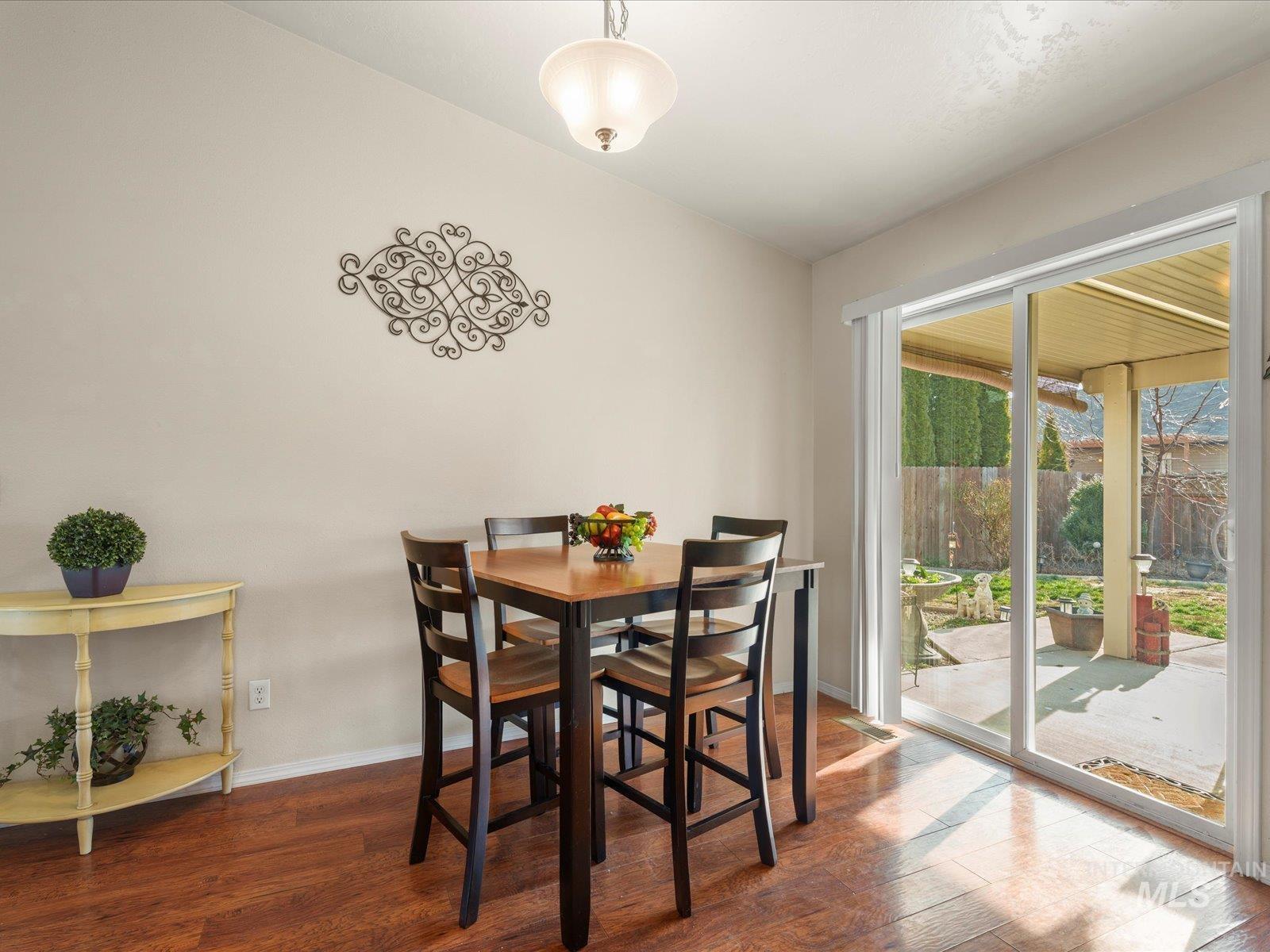 10651 Pipevine Dr., Nampa, Idaho 83687, 3 Bedrooms, 2 Bathrooms, Residential For Sale, Price $365,000,MLS 98971845