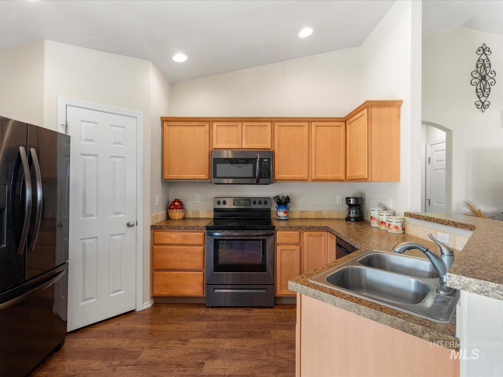 10651 Pipevine Dr., Nampa, Idaho 83687, 3 Bedrooms, 2 Bathrooms, Residential For Sale, Price $365,000,MLS 98971845