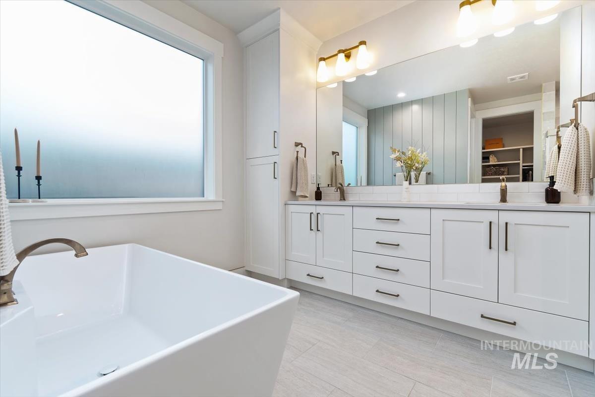 2500 N Annadale Ave, Eagle, Idaho 83616-2315, 4 Bedrooms, 3.5 Bathrooms, Residential For Sale, Price $1,149,000,MLS 98971848